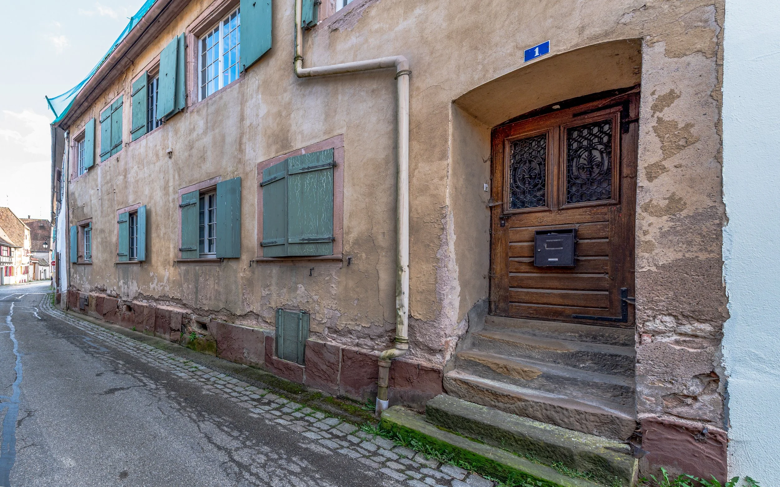 francis-york-jacques-couelle-fireplace-andlau-alsace-wine-route-auction-2.jpg
