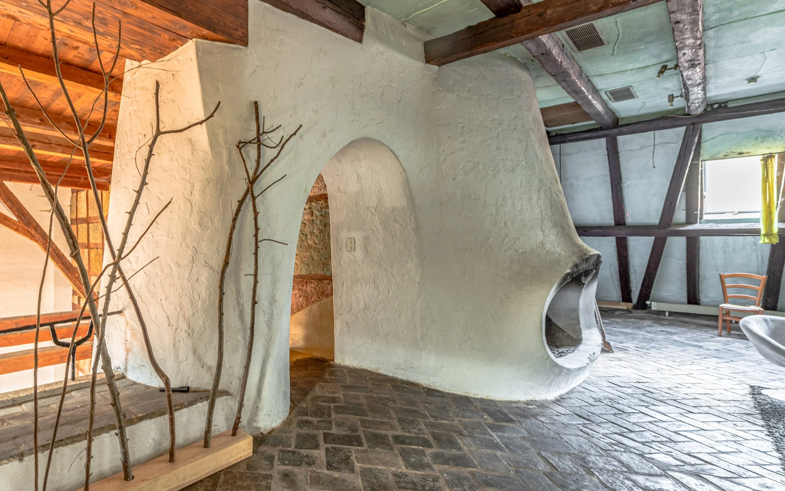 francis-york-jacques-couelle-fireplace-andlau-alsace-wine-route-auction-34.jpg