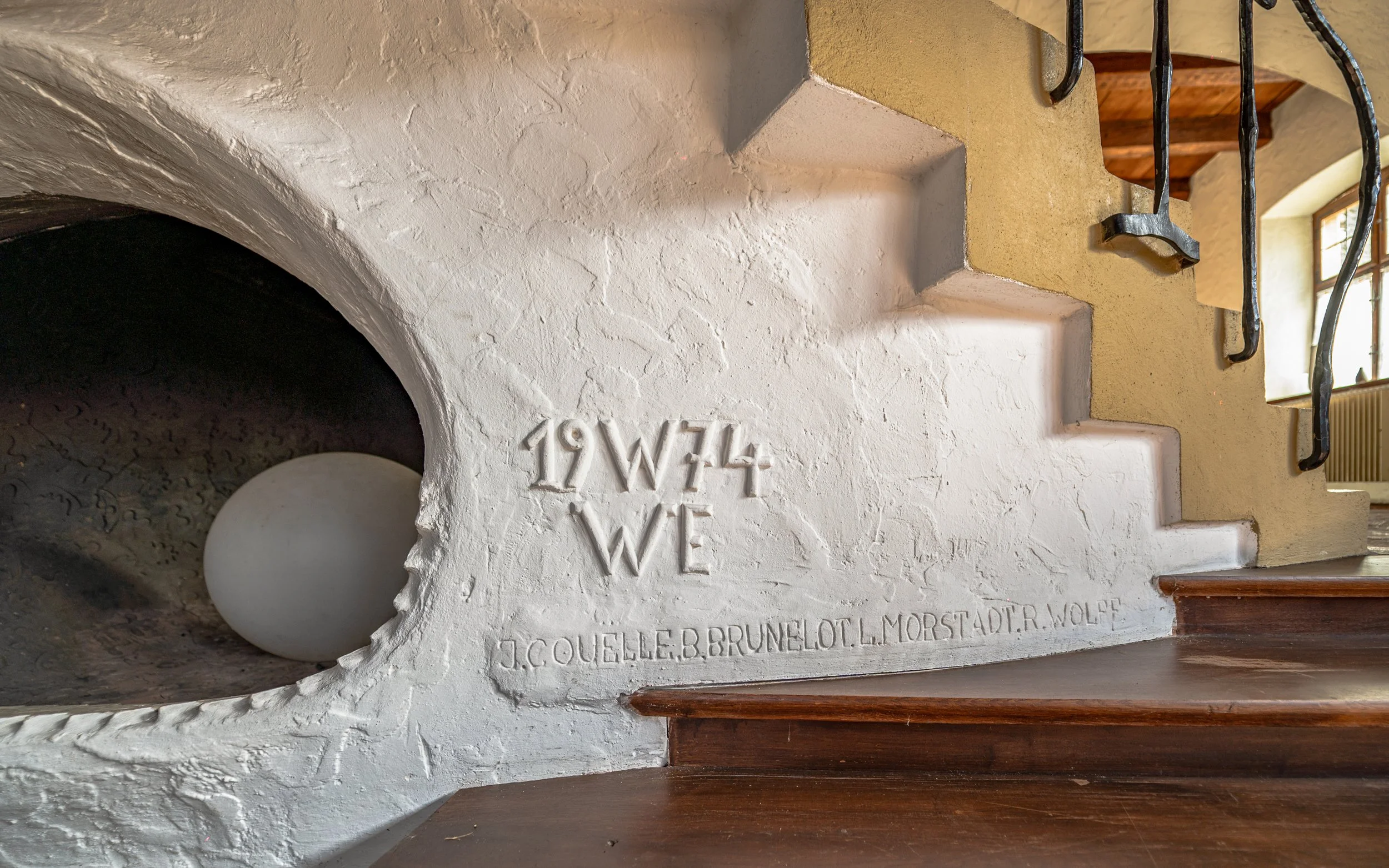 francis-york-jacques-couelle-fireplace-andlau-alsace-wine-route-auction-39.jpg