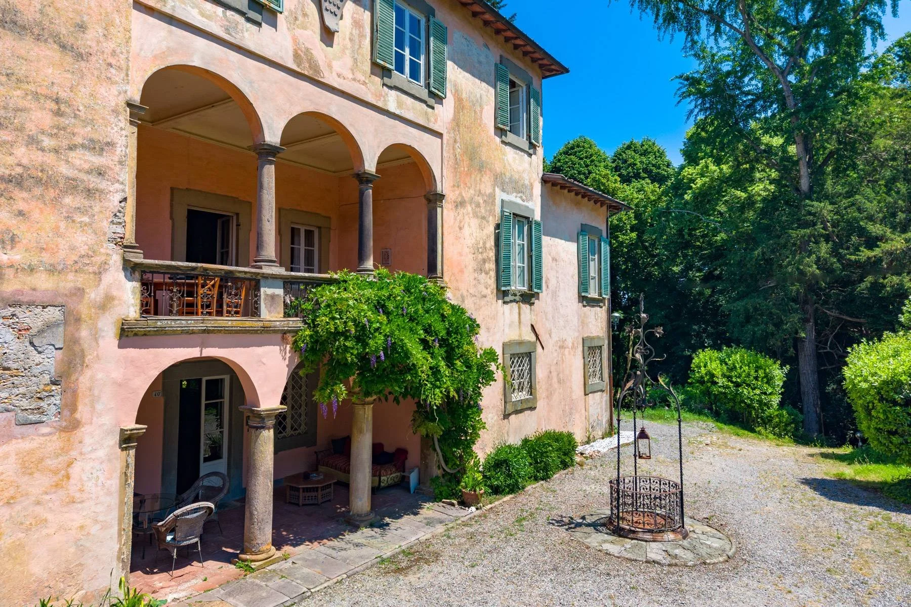 francis-york-renaissance-villa-near-lucca-for-sale-3.jpg