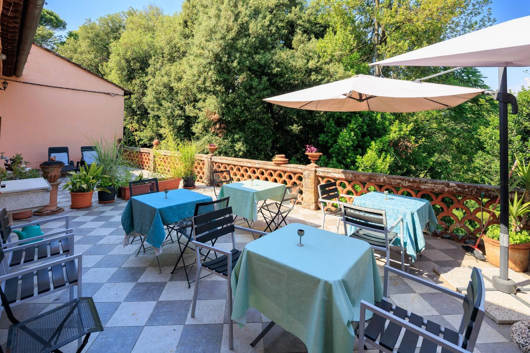 francis-york-renaissance-villa-near-lucca-for-sale-30.jpg
