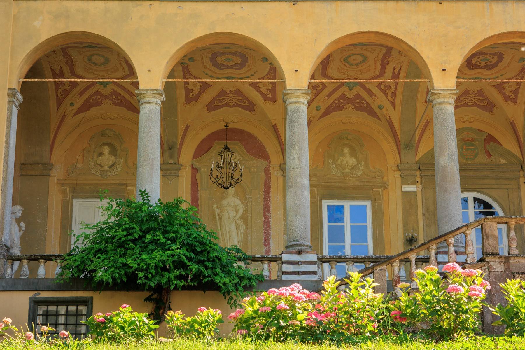 francis-york-renaissance-villa-near-lucca-for-sale-41.jpg