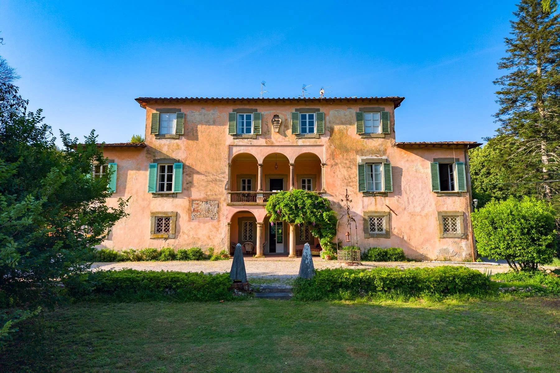francis-york-renaissance-villa-near-lucca-for-sale-43.jpg