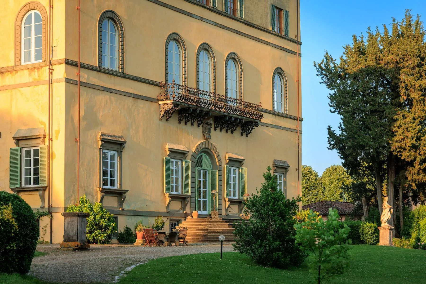 francis-york-renaissance-villa-near-lucca-for-sale-46.jpg