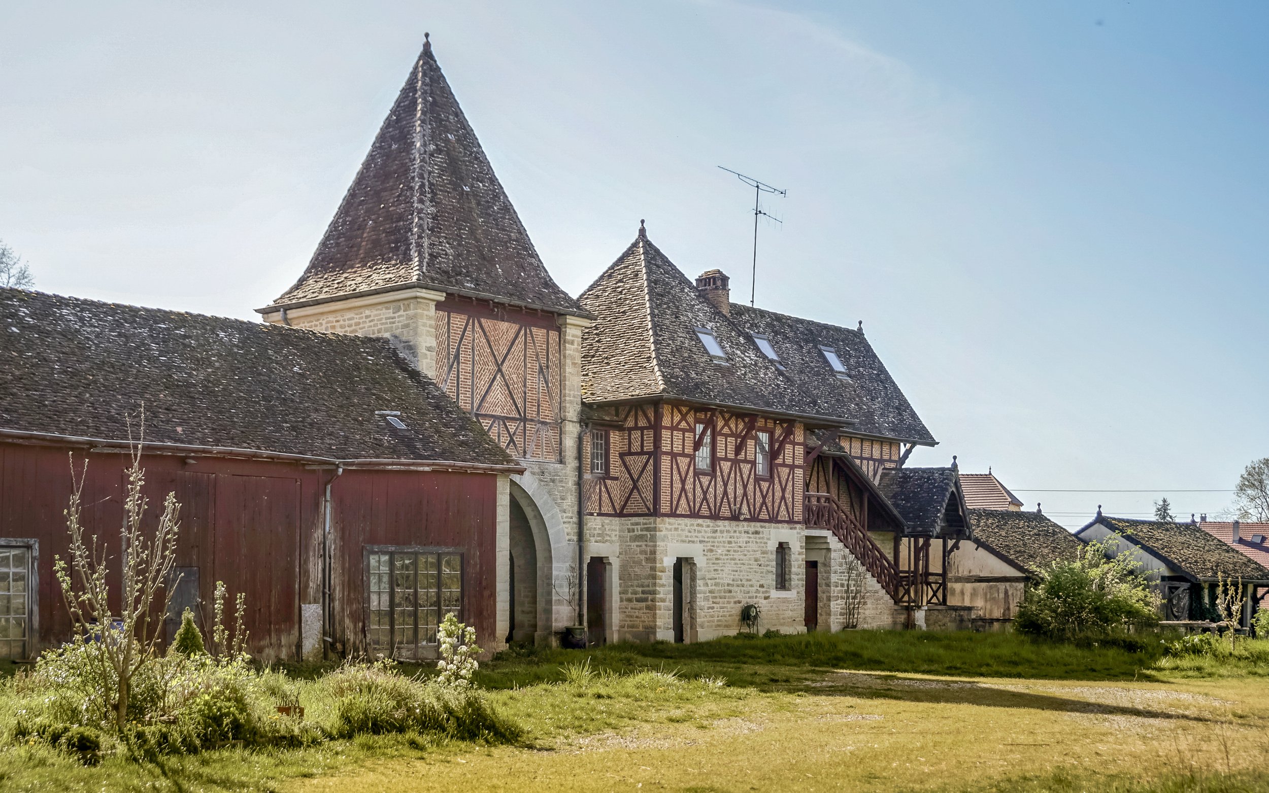 francis-york-chateau-de-domblans-jura-france-for-sale-2.jpg