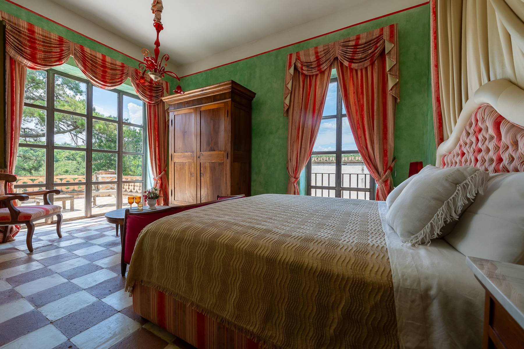 francis-york-torre-del-falco-restored-farmhouse-ronciglione-italy-26.jpg