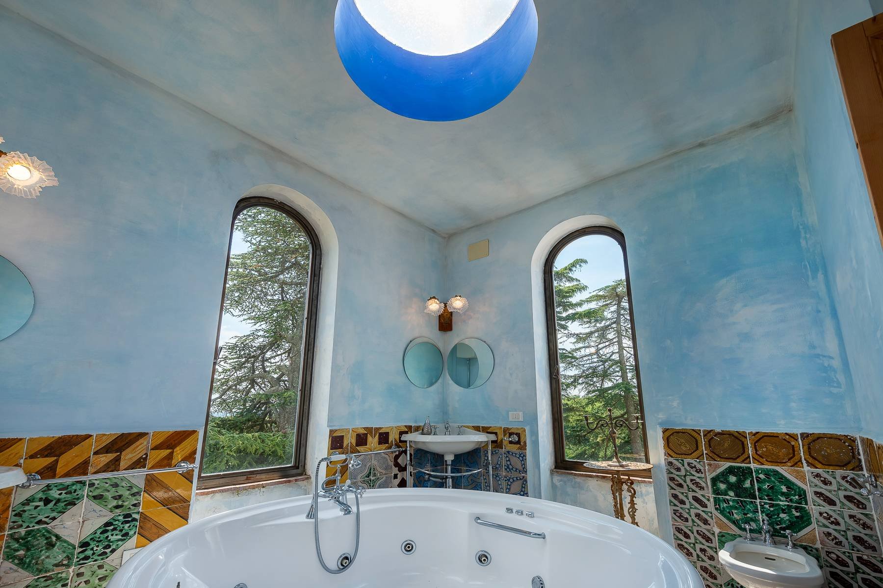 francis-york-torre-del-falco-restored-farmhouse-ronciglione-italy-29.jpg
