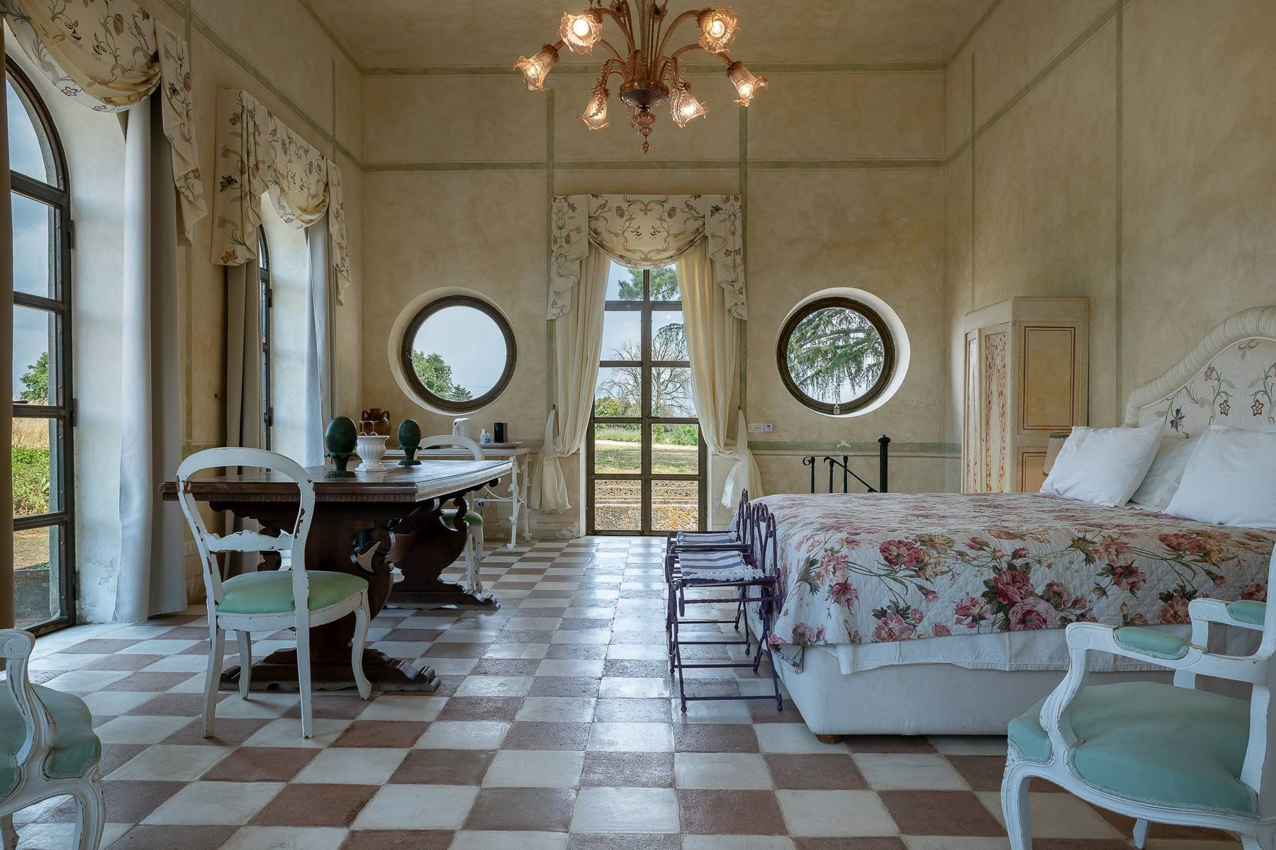 francis-york-torre-del-falco-restored-farmhouse-ronciglione-italy-32.jpg
