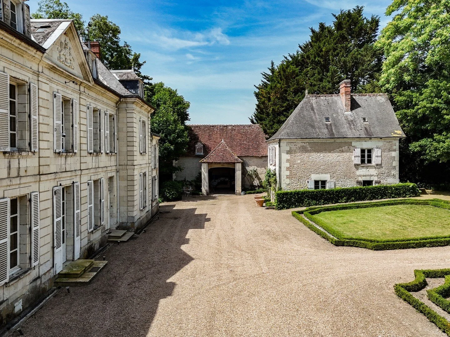 francis-york-oire-valley-chateau-1715-france-7.jpeg