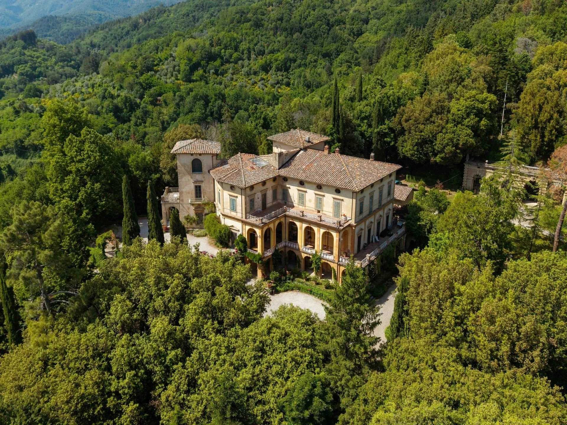 francis-york-medieval-tuscan-villa-villa-di-striano-florence-grotto-limonaia-47.jpg