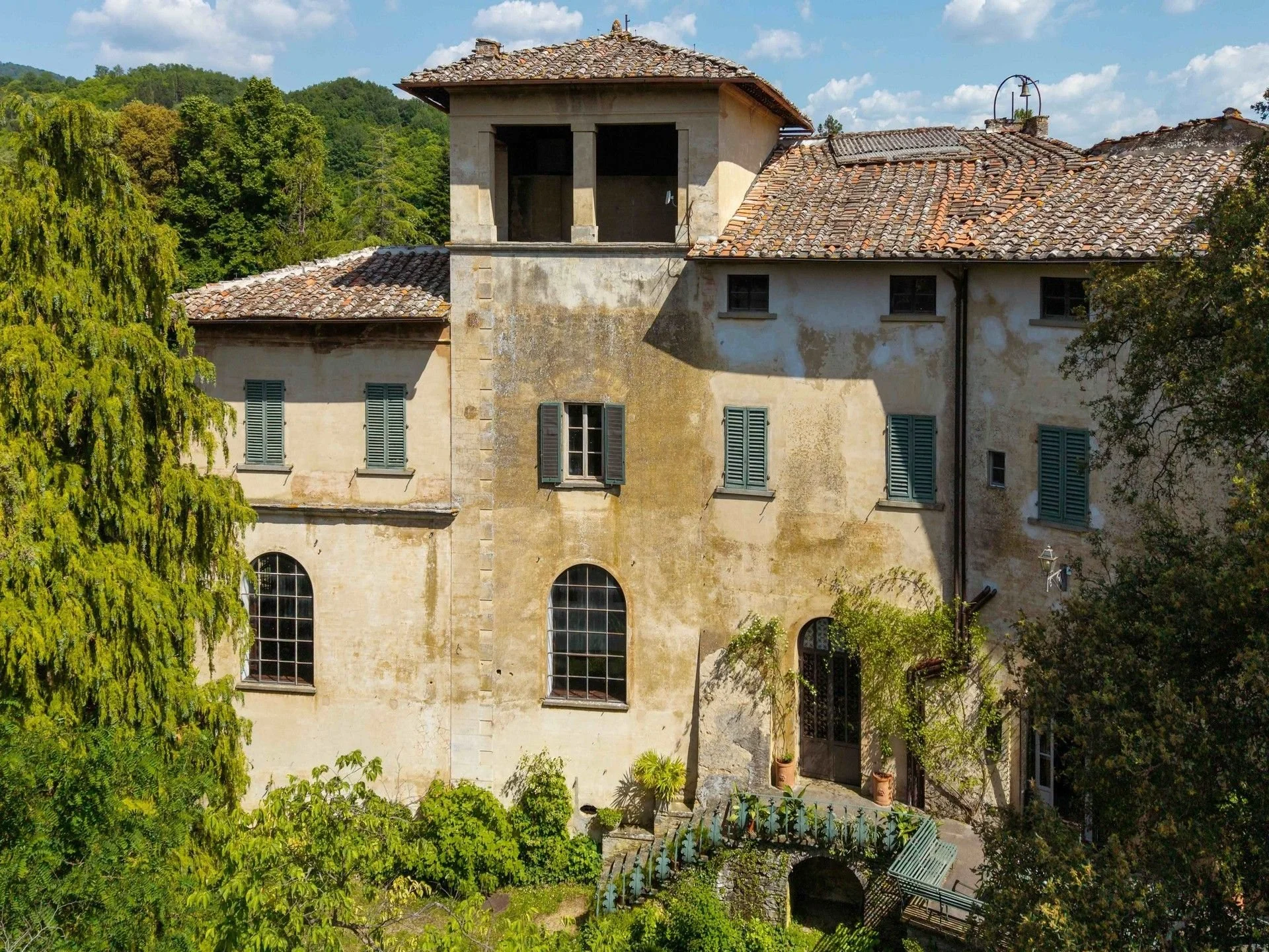 francis-york-medieval-tuscan-villa-villa-di-striano-florence-grotto-limonaia-16.jpg