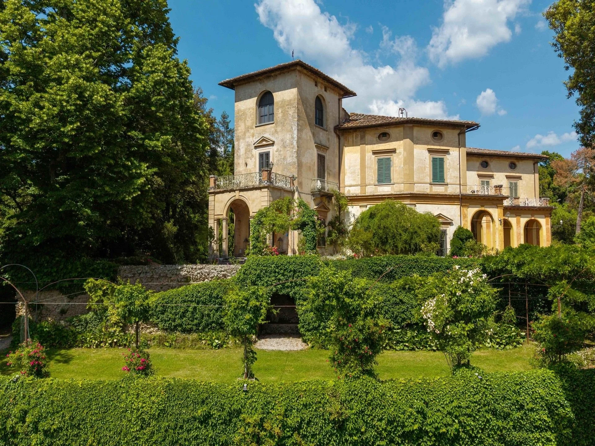 francis-york-medieval-tuscan-villa-villa-di-striano-florence-grotto-limonaia-37.jpg