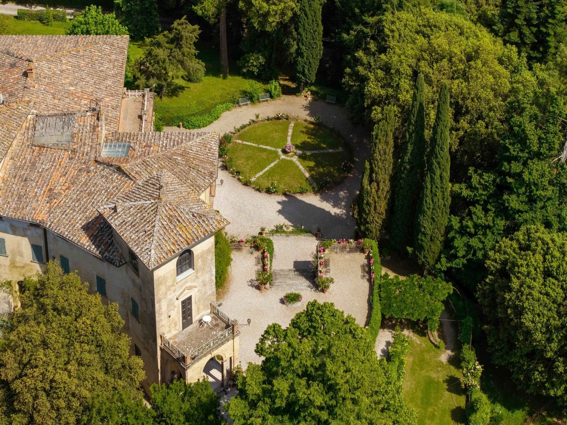 francis-york-medieval-tuscan-villa-villa-di-striano-florence-grotto-limonaia-39.jpg