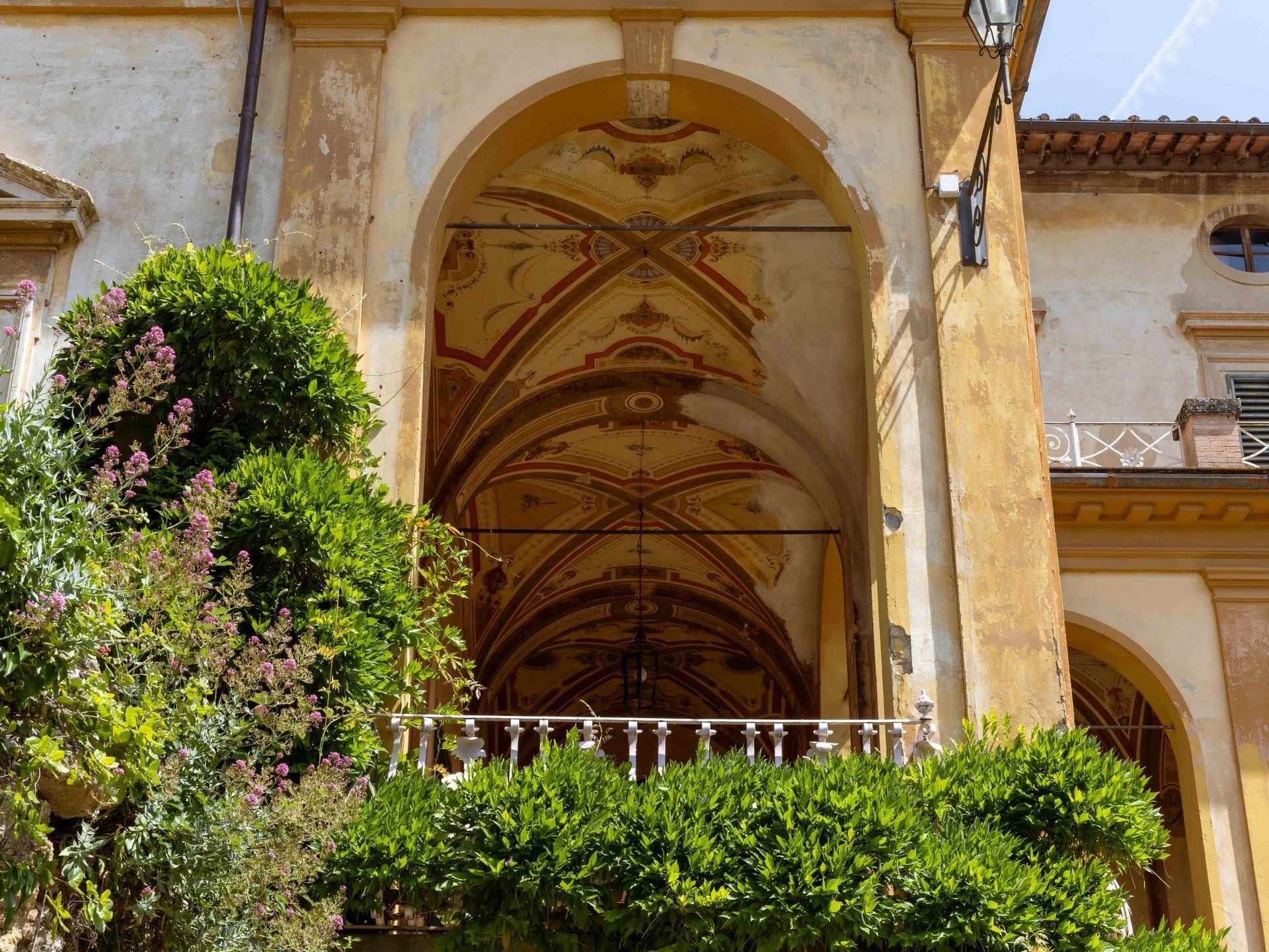 francis-york-medieval-tuscan-villa-villa-di-striano-florence-grotto-limonaia-22.jpg