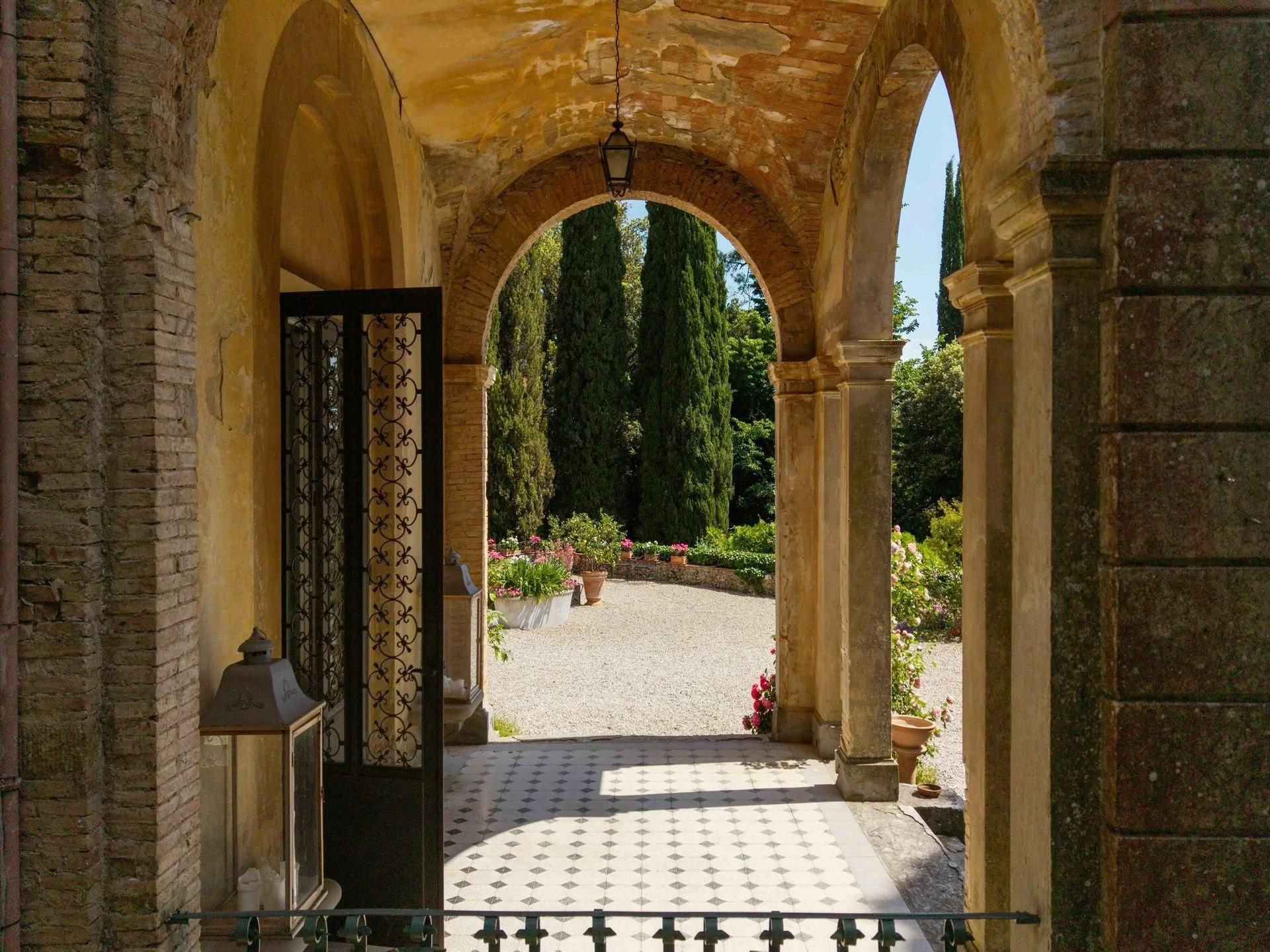 francis-york-medieval-tuscan-villa-villa-di-striano-florence-grotto-limonaia-33.jpg