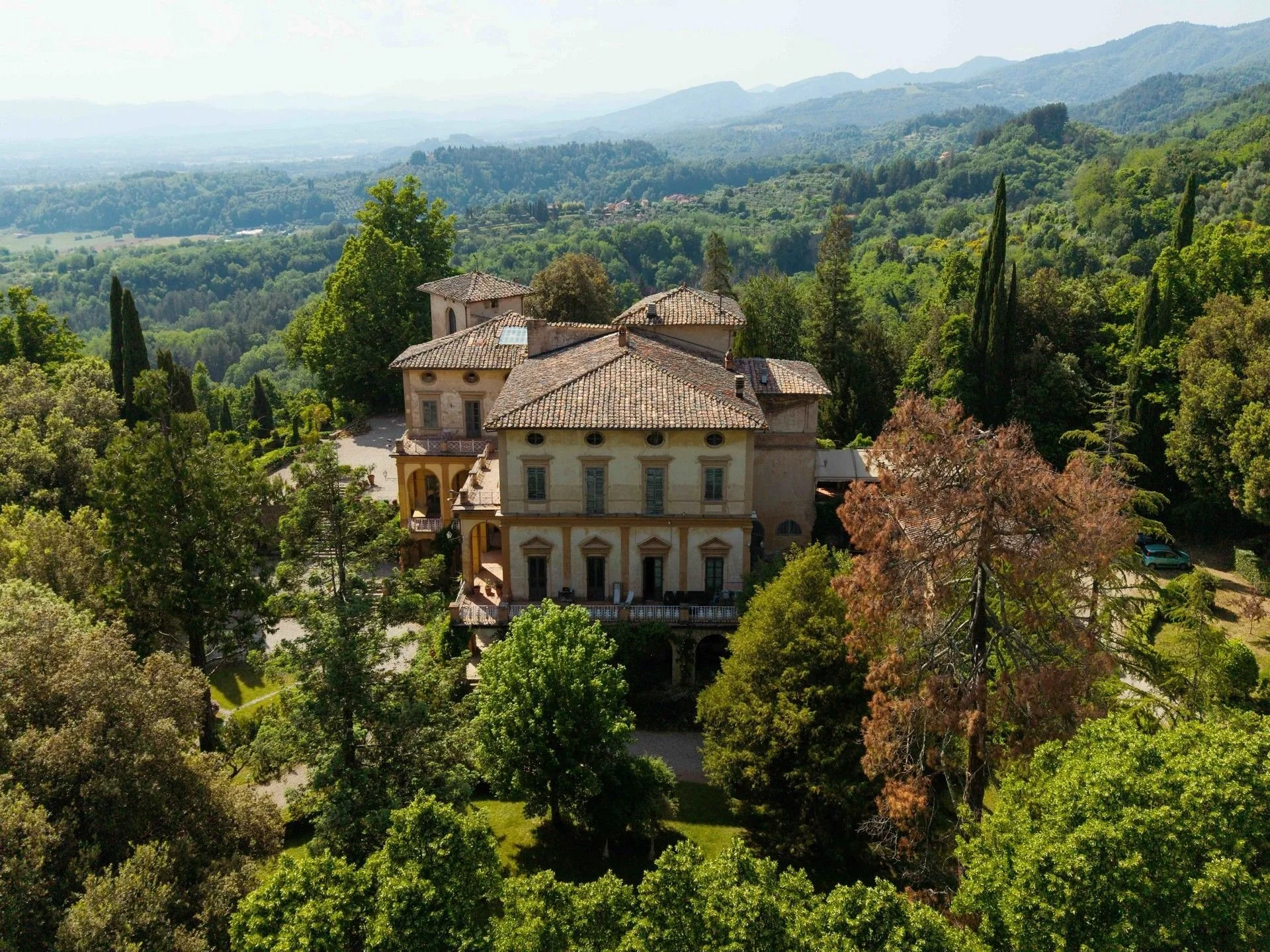 francis-york-medieval-tuscan-villa-villa-di-striano-florence-grotto-limonaia-9.jpg