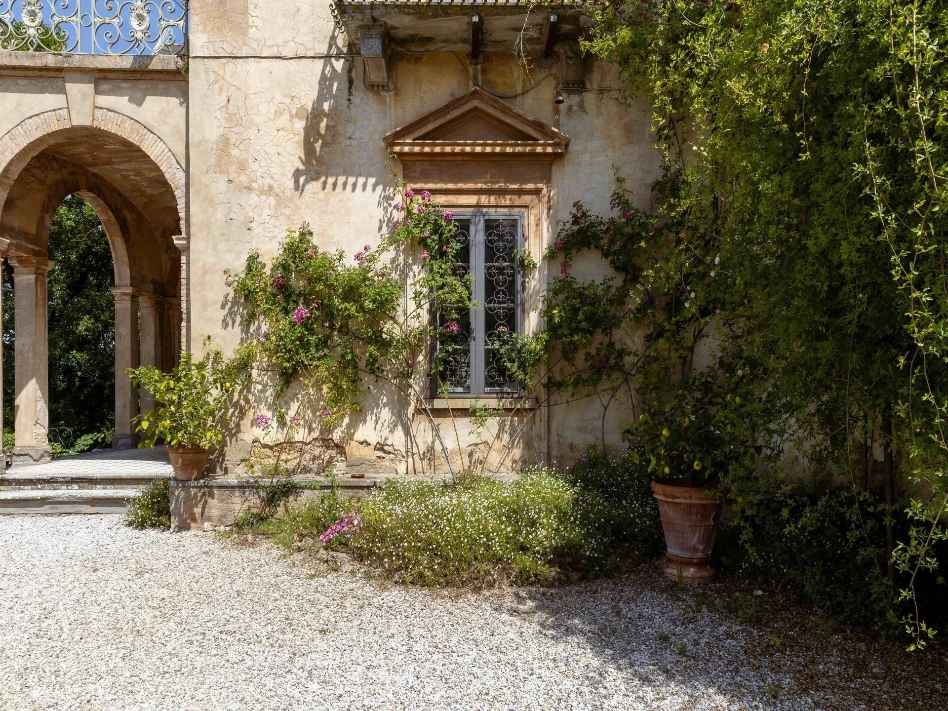 francis-york-medieval-tuscan-villa-villa-di-striano-florence-grotto-limonaia-21.jpg