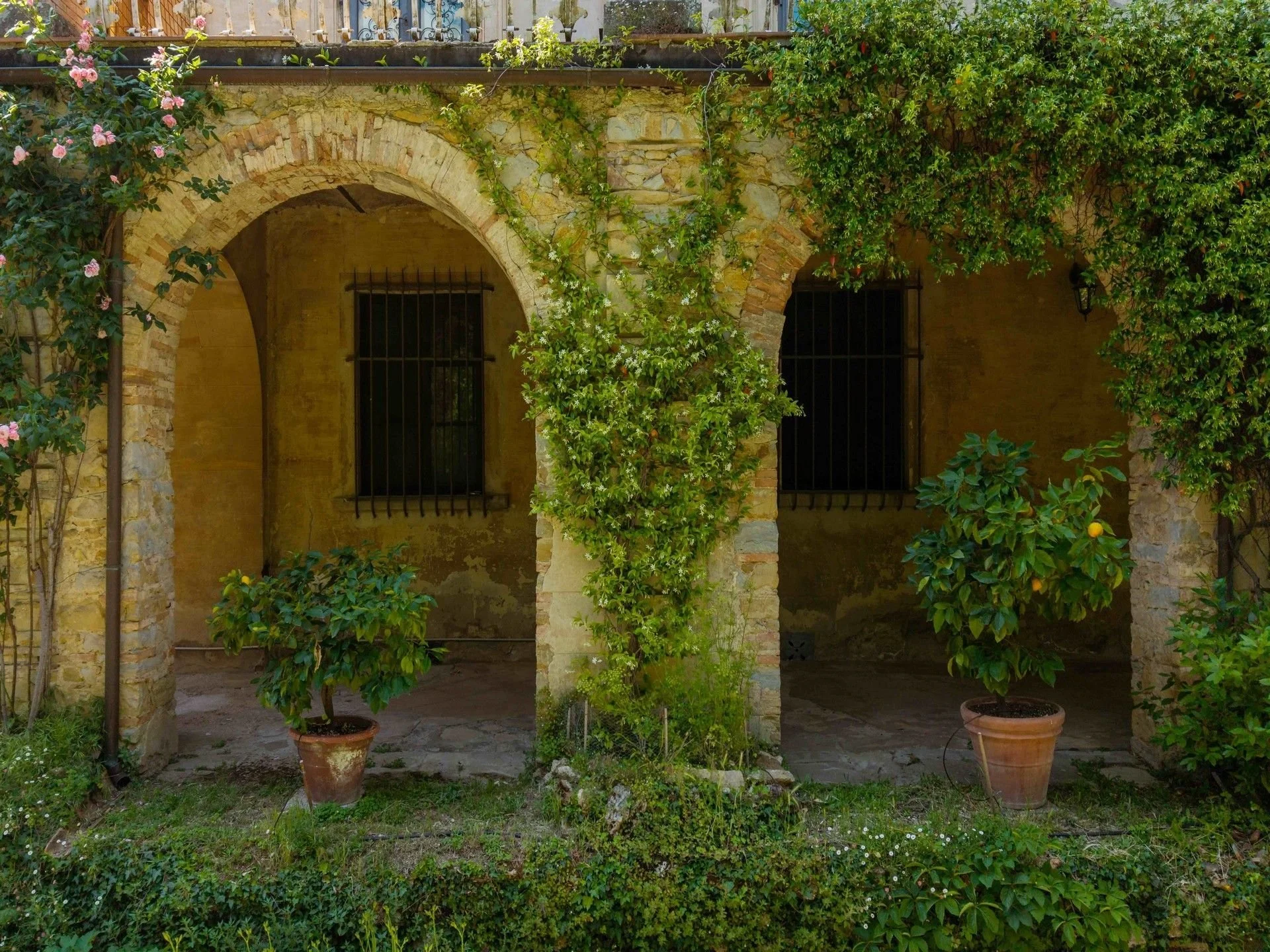 francis-york-medieval-tuscan-villa-villa-di-striano-florence-grotto-limonaia-30.jpg