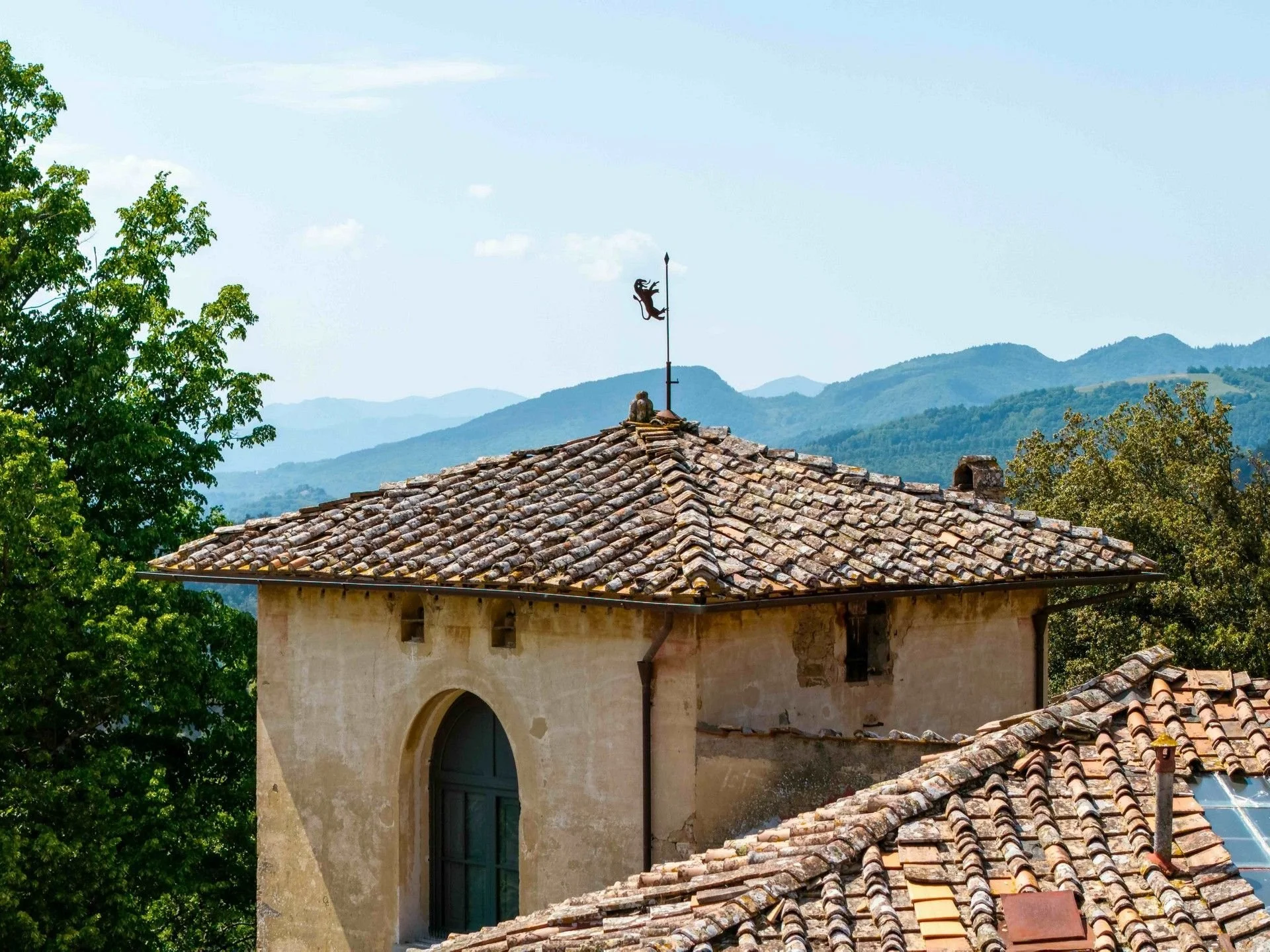 francis-york-medieval-tuscan-villa-villa-di-striano-florence-grotto-limonaia-17.jpg
