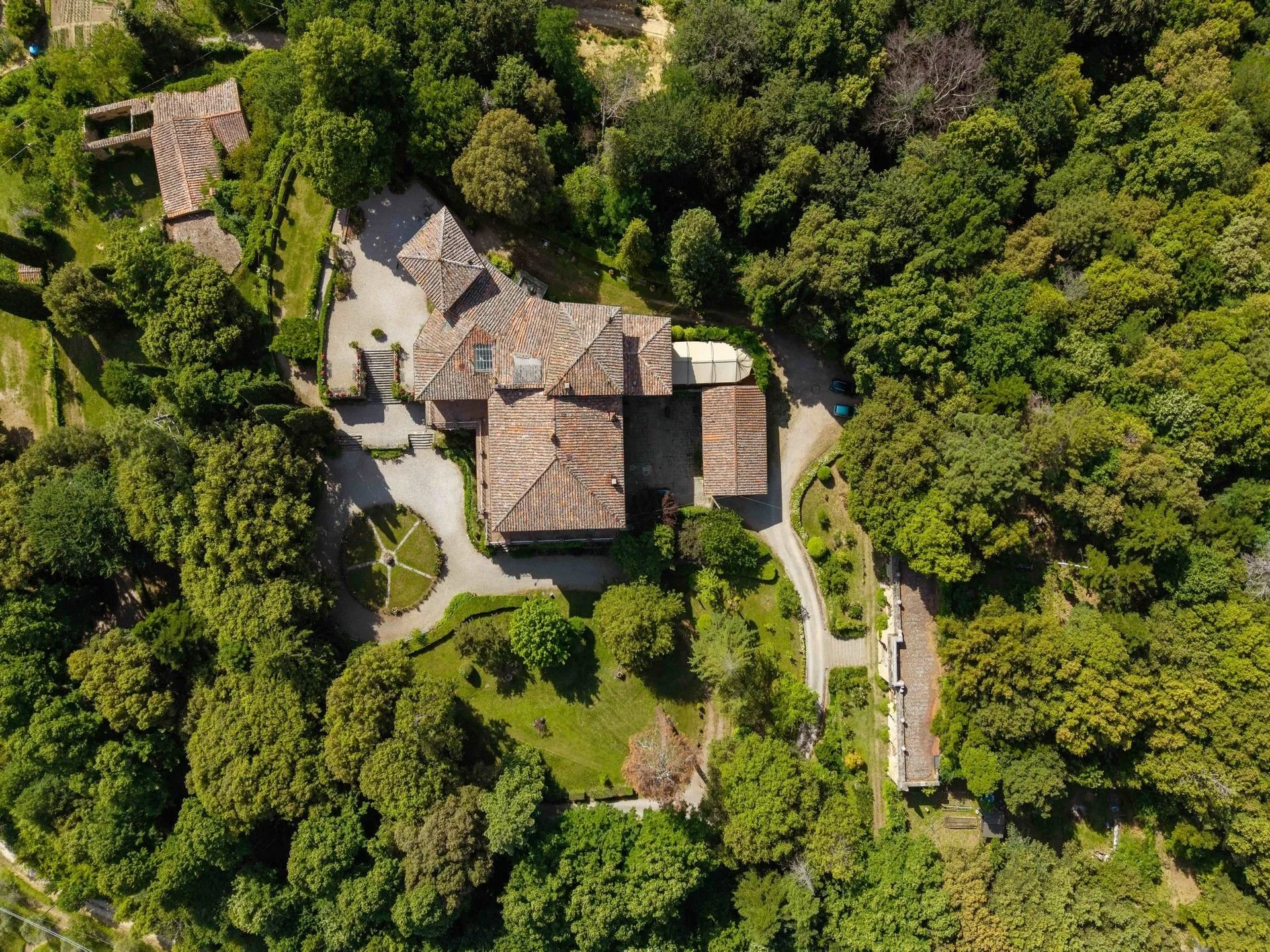 francis-york-medieval-tuscan-villa-villa-di-striano-florence-grotto-limonaia-34.jpg