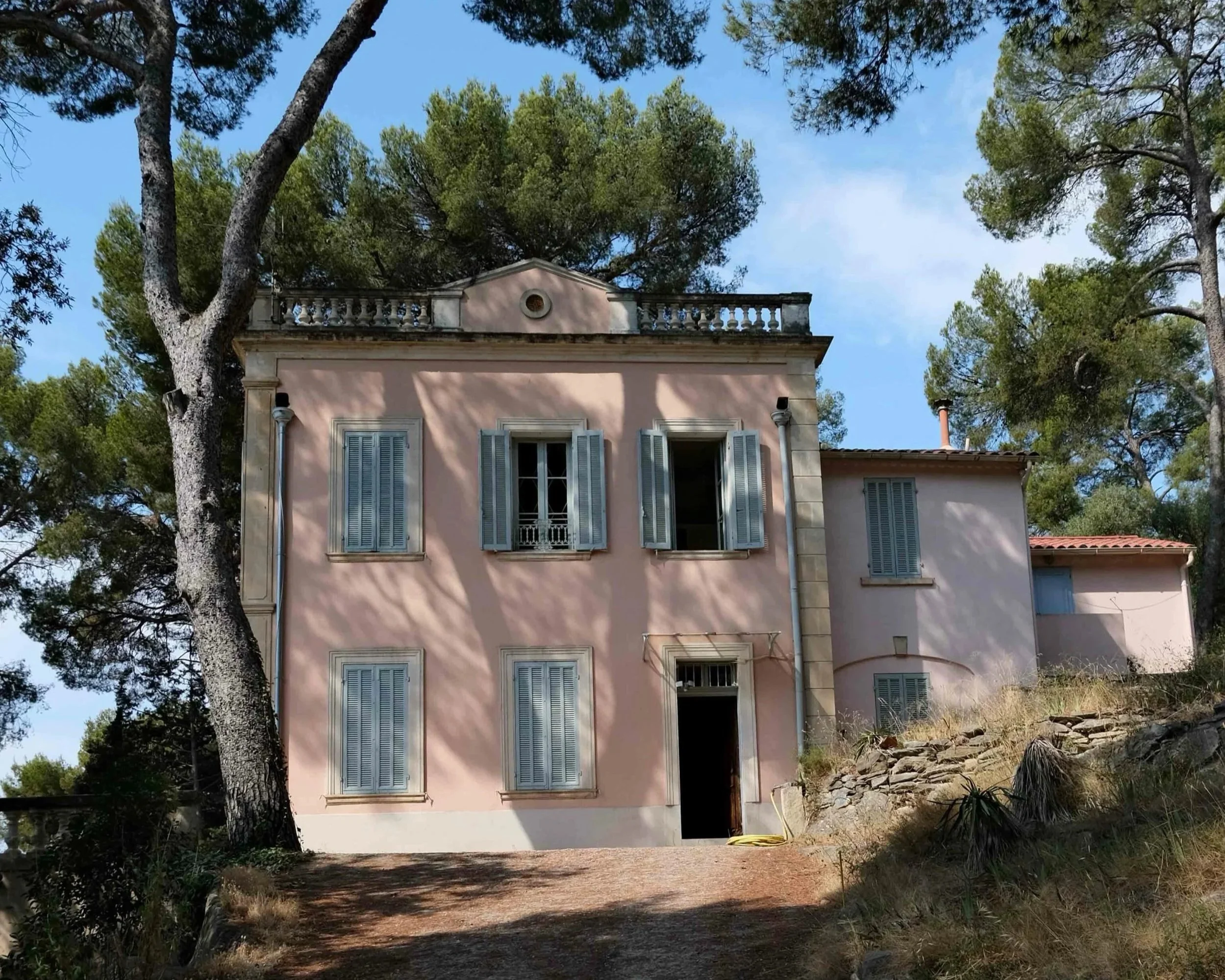 A Pink 18th-Century Bastide Surrounded by Vineyards on the French Riviera, Ready to Be Restored