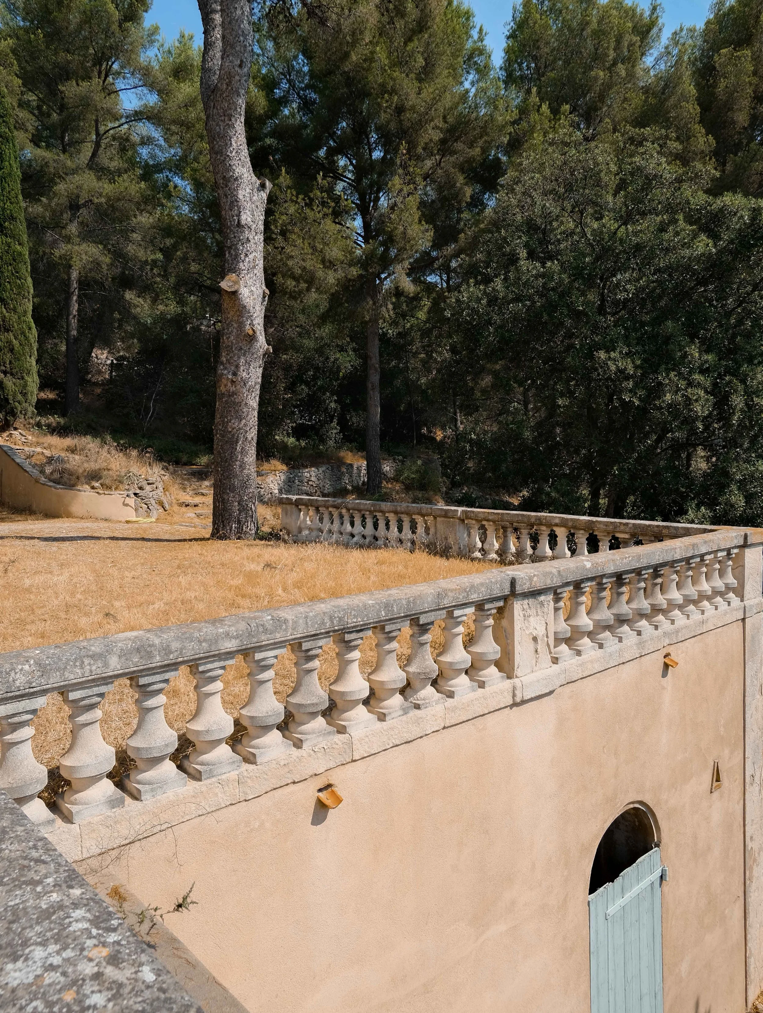 francis-york-pink-18th-century-bastide-cassis-french-riviera-17.jpg
