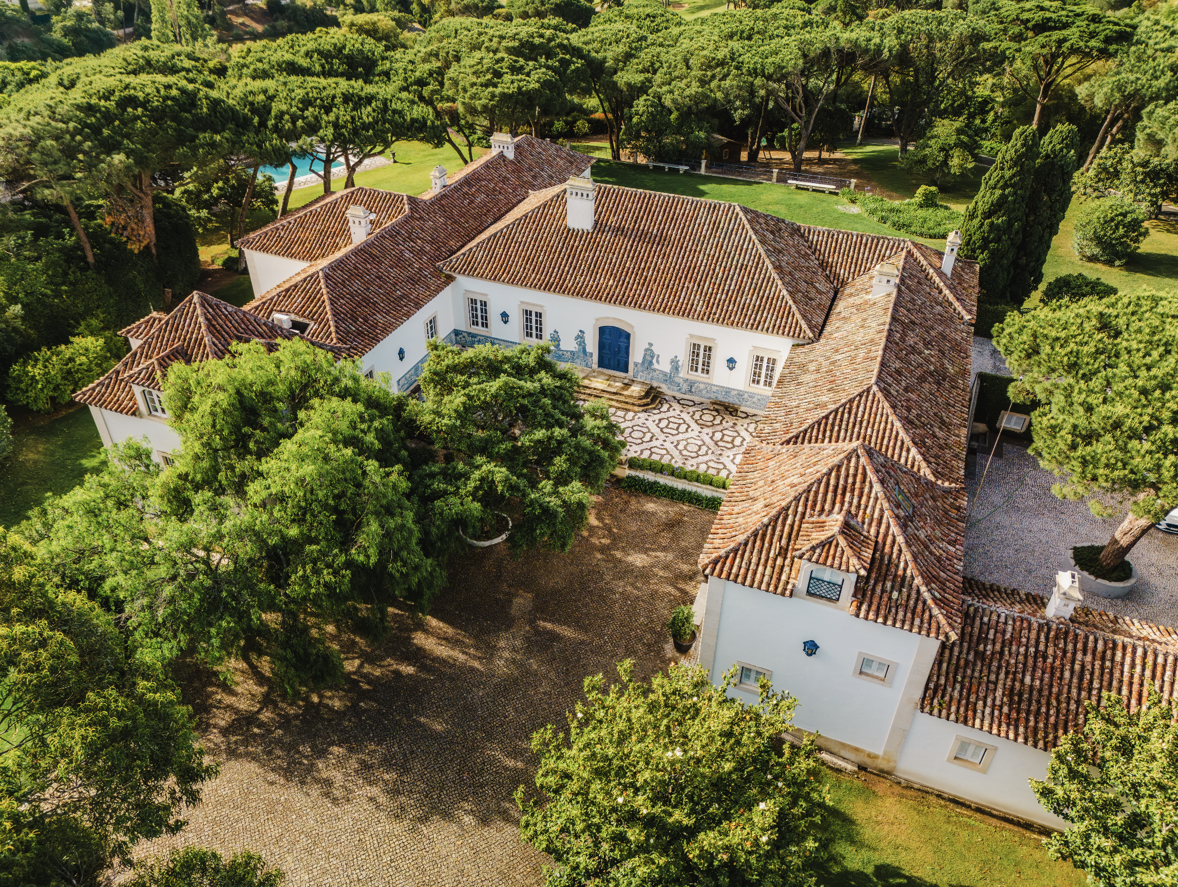 francis-york-quinta-beatriz-patino-portuguese-riviera-12.png