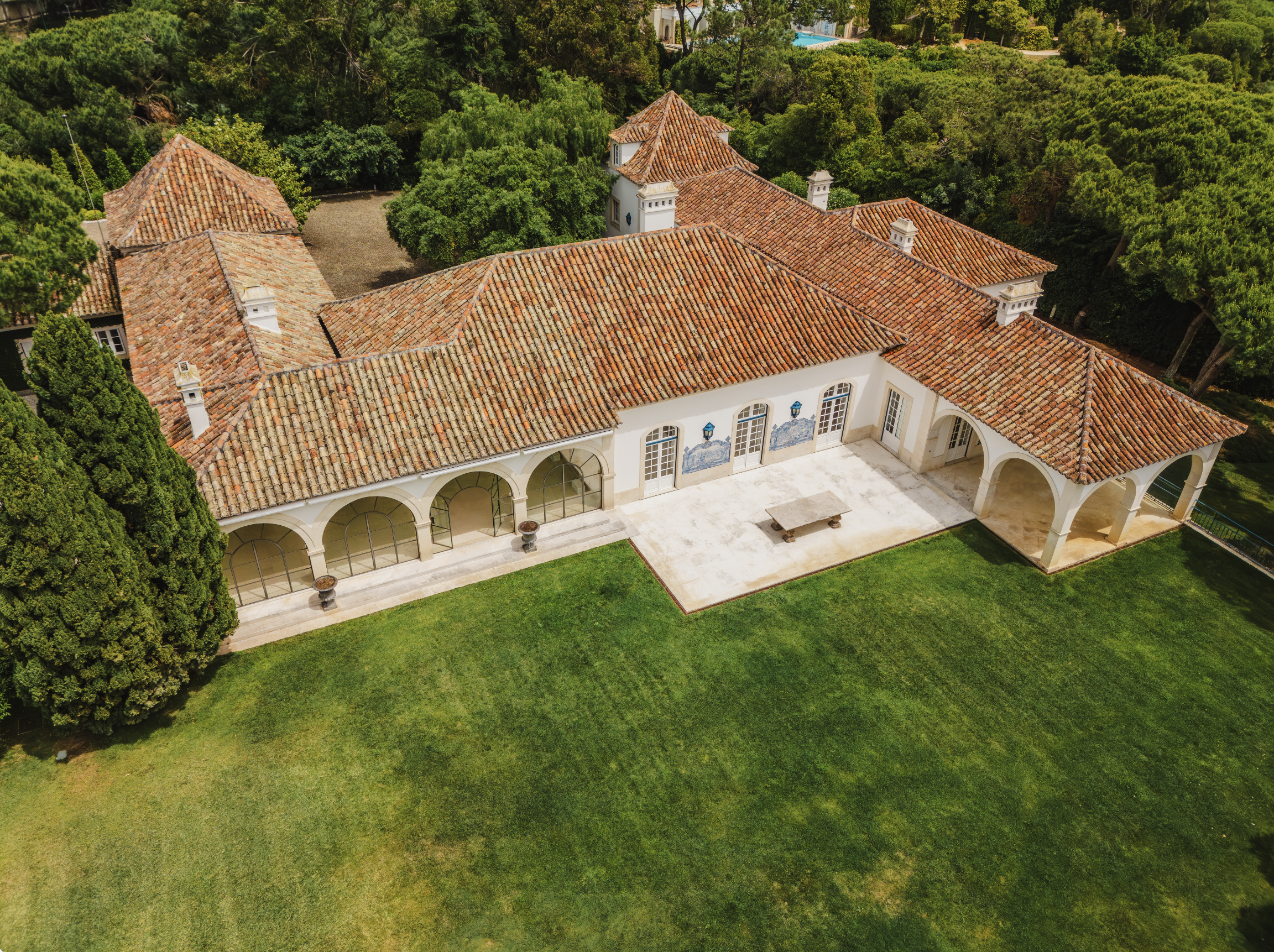 francis-york-quinta-beatriz-patino-portuguese-riviera-20.png
