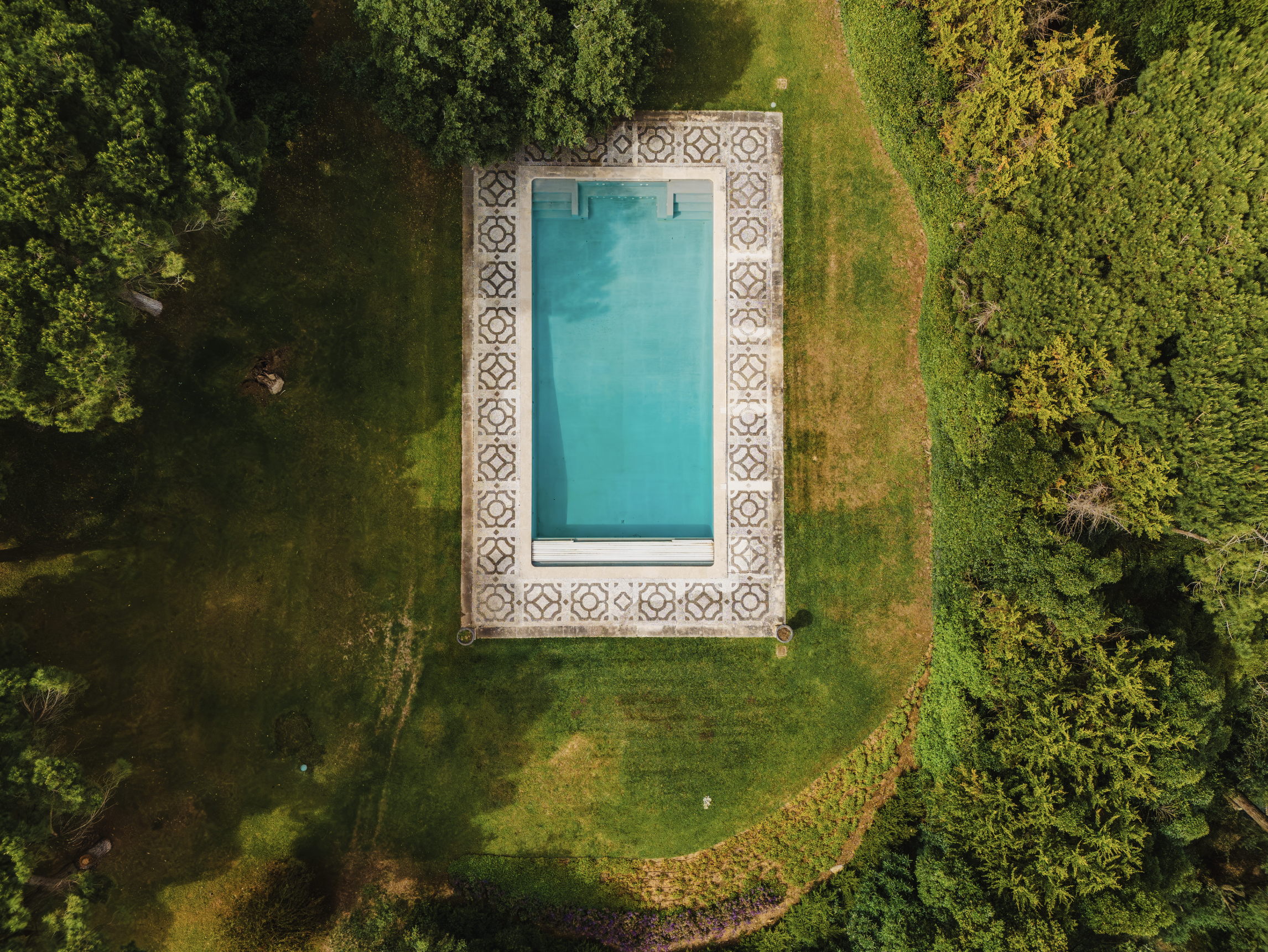 francis-york-quinta-beatriz-patino-portuguese-riviera-24.png