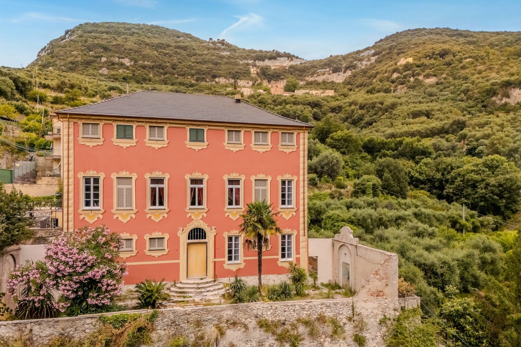 francis-york-16th-century-villa-finale-ligure-italian-riviera-1.jpg