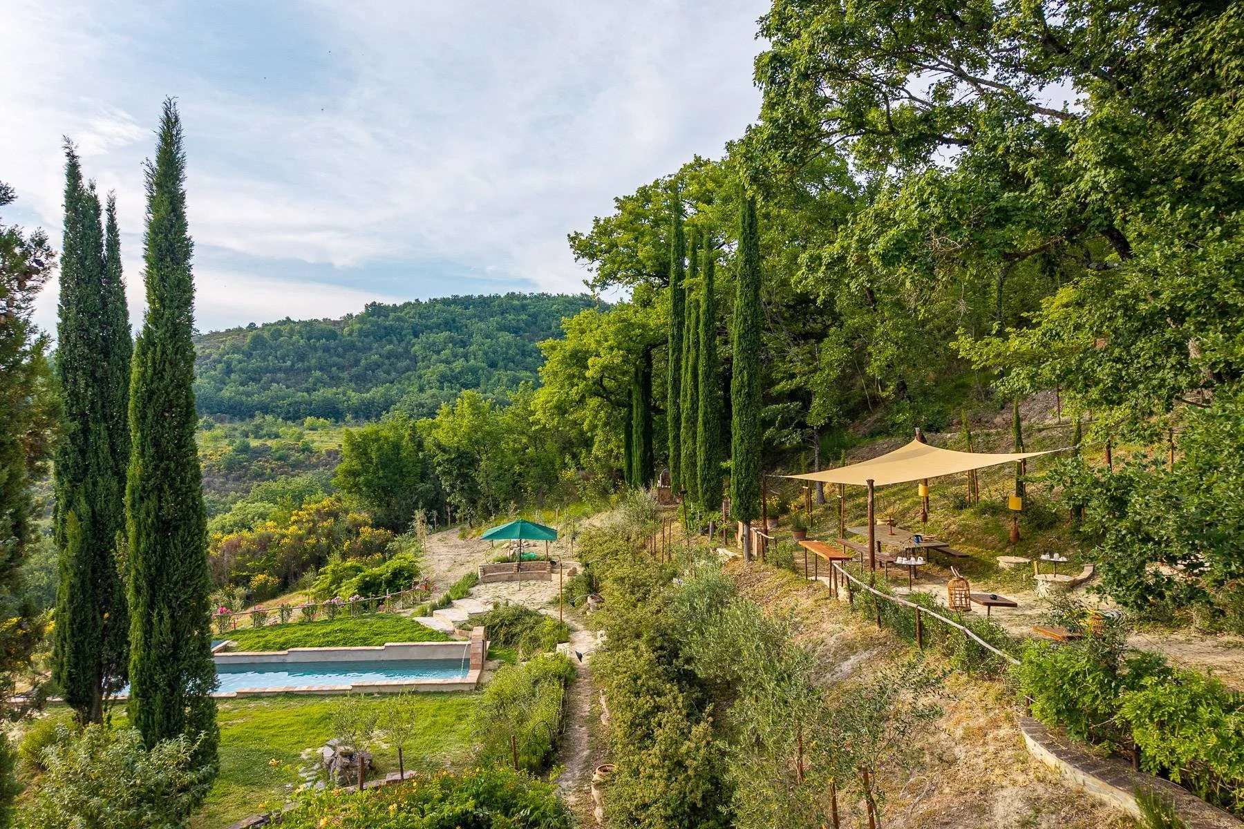 francis-york-17-acre-farm-estate-umbria-lake-valfabbrica-for-sale-20.jpg