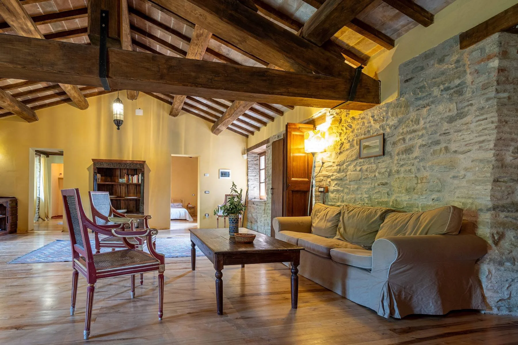 francis-york-17-acre-farm-estate-umbria-lake-valfabbrica-for-sale-45.jpg