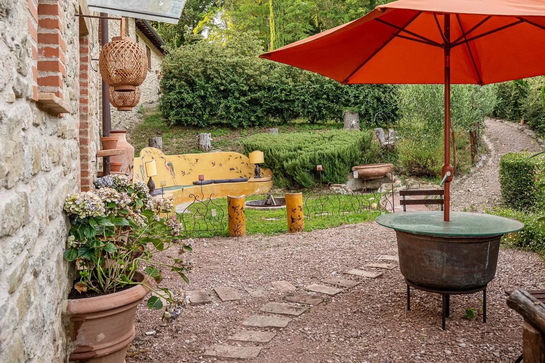 francis-york-17-acre-farm-estate-umbria-lake-valfabbrica-for-sale-9.jpg