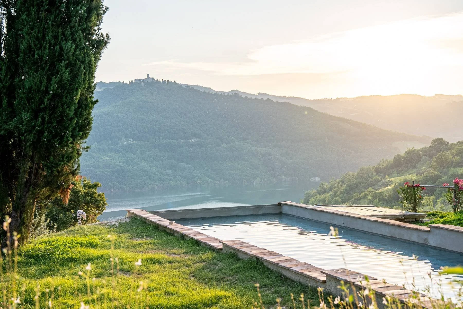 francis-york-17-acre-farm-estate-umbria-lake-valfabbrica-for-sale-13.jpg