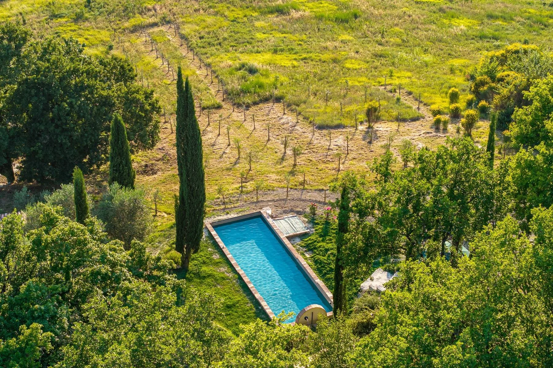 francis-york-17-acre-farm-estate-umbria-lake-valfabbrica-for-sale-24.jpg