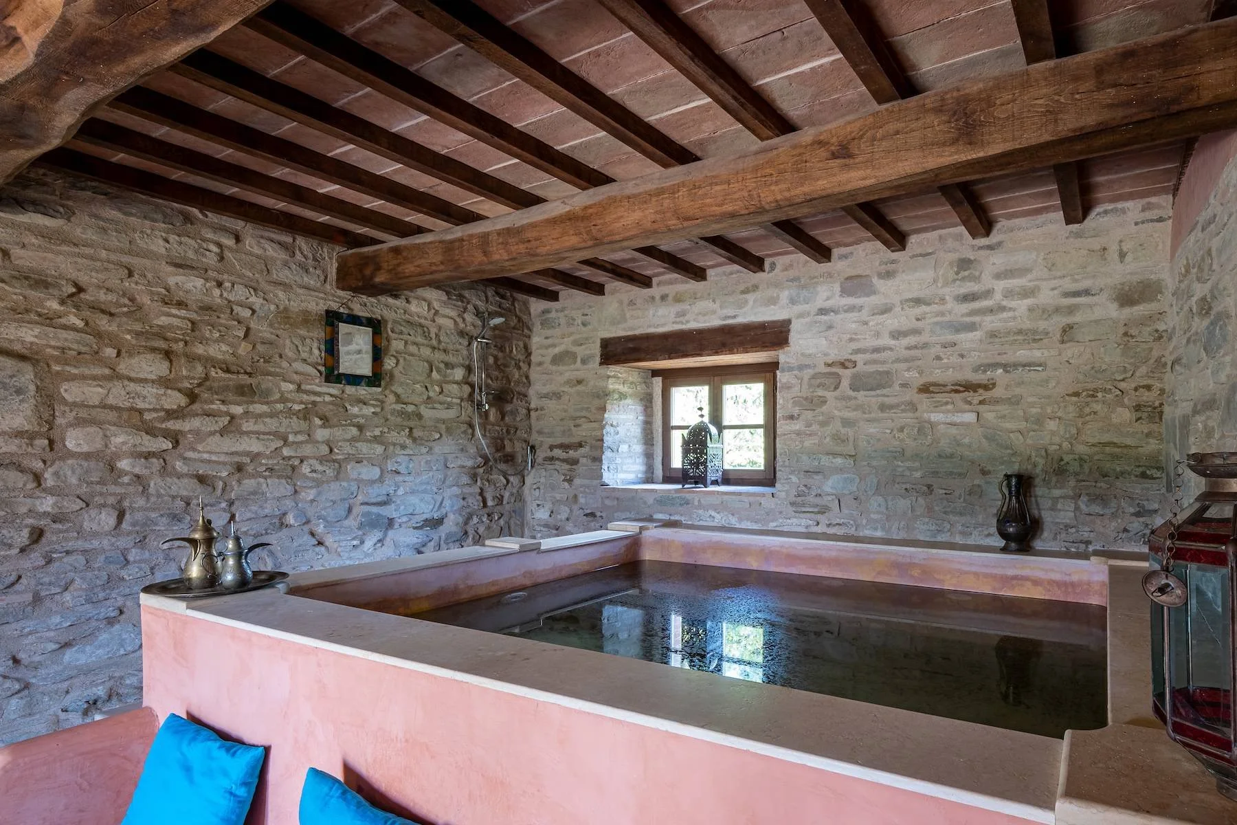 francis-york-17-acre-farm-estate-umbria-lake-valfabbrica-for-sale-35.jpg