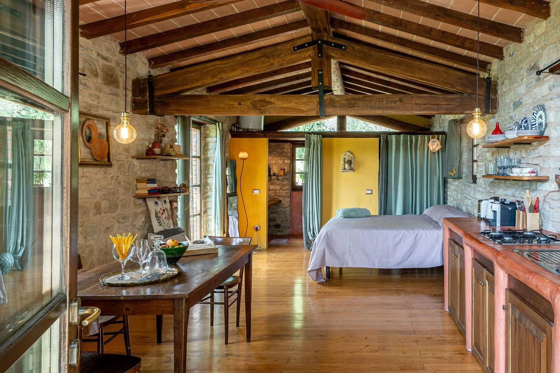 francis-york-17-acre-farm-estate-umbria-lake-valfabbrica-for-sale-4.jpg