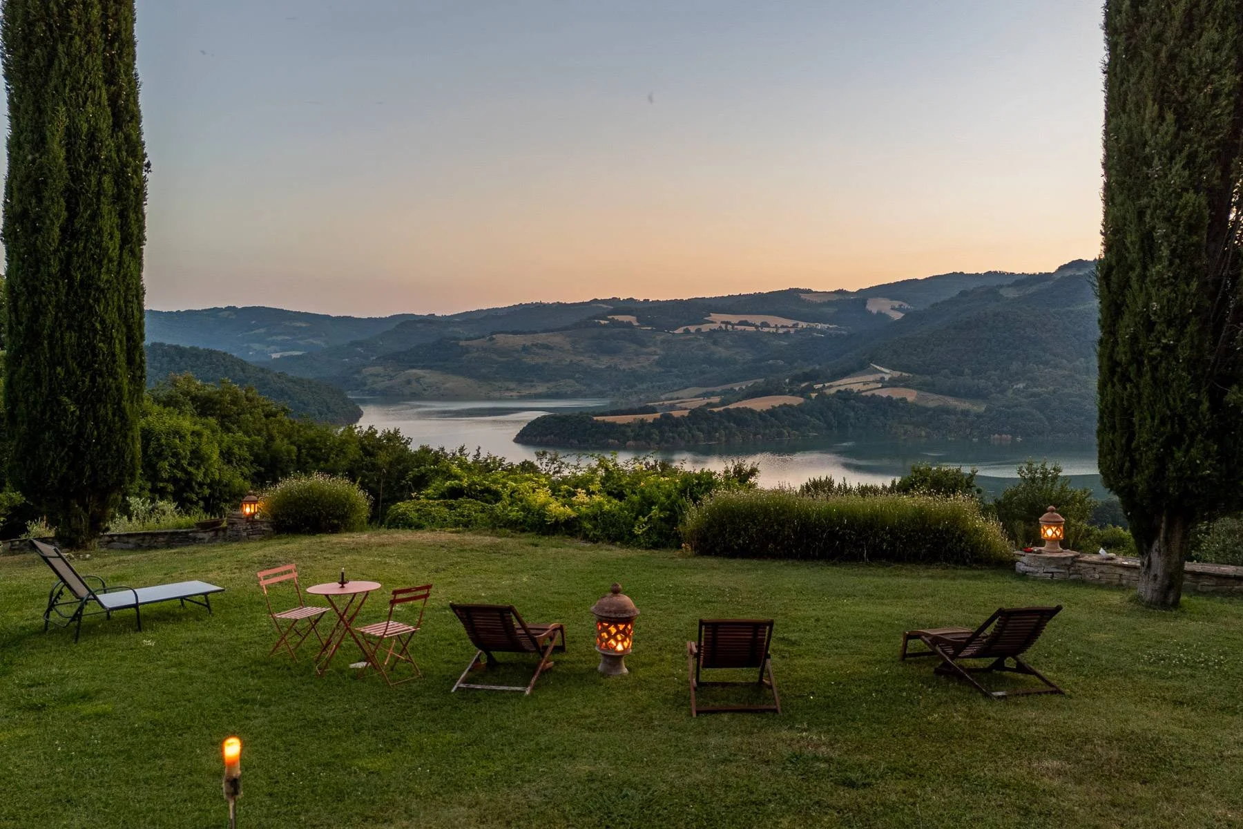 francis-york-17-acre-farm-estate-umbria-lake-valfabbrica-for-sale-32.jpg