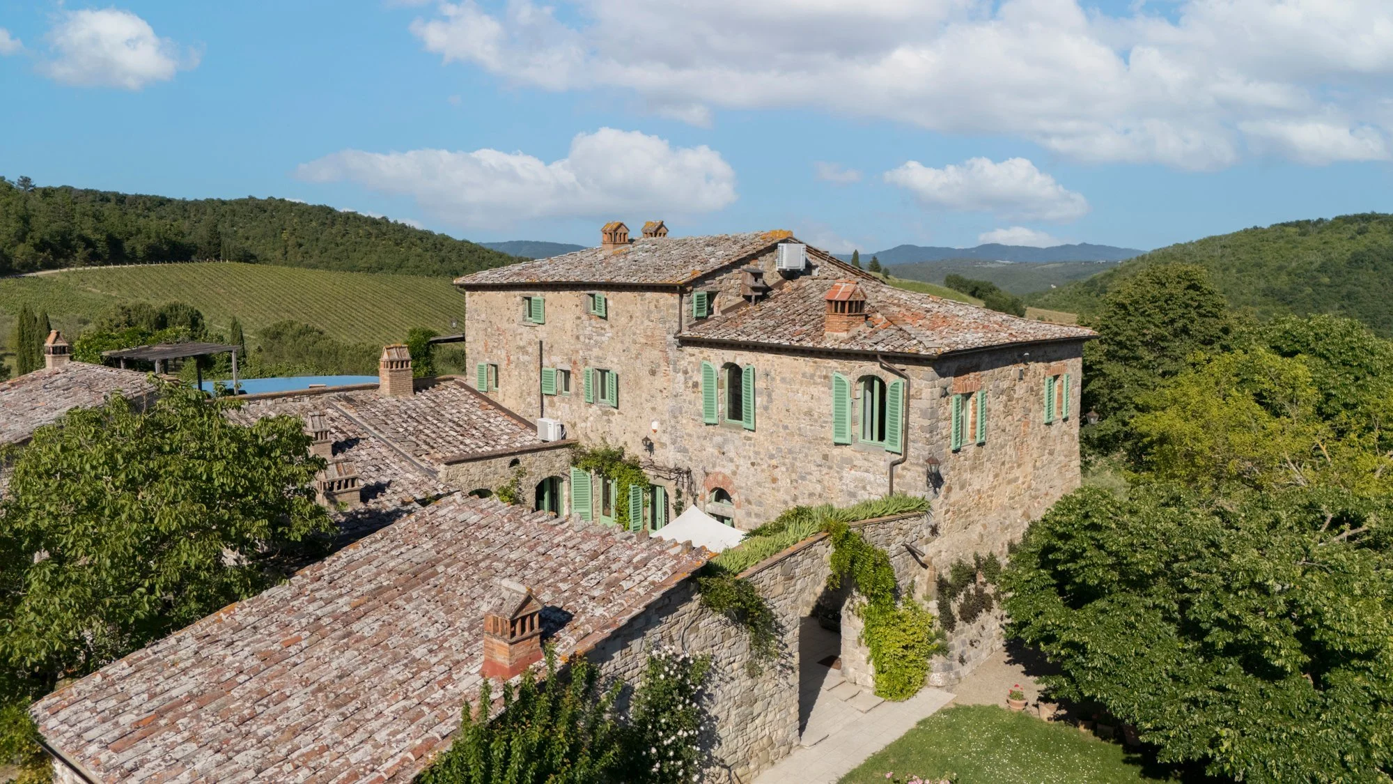 francis-york-chianti-medieval-watchtower-farmhouse-castellina-knight-frank-9.jpg