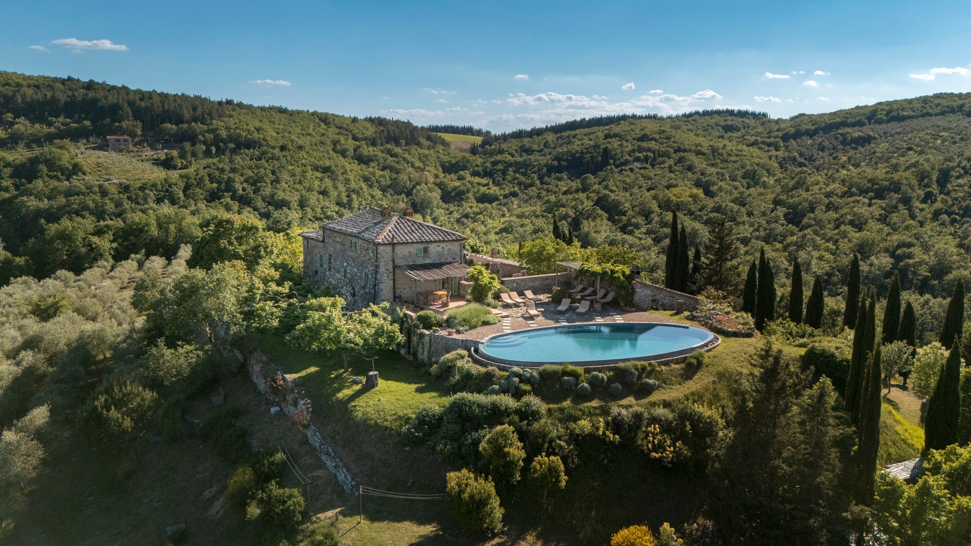 francis-york-chianti-medieval-watchtower-farmhouse-castellina-knight-frank-8.jpg