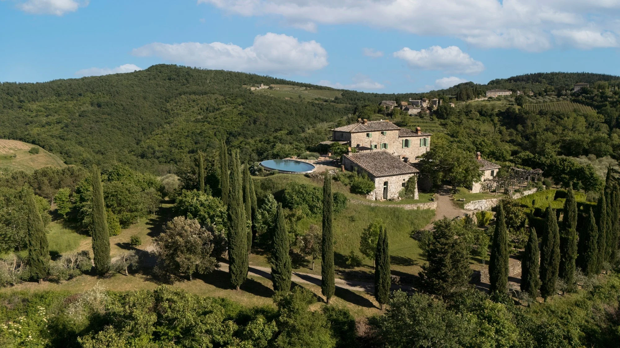francis-york-chianti-medieval-watchtower-farmhouse-castellina-knight-frank-5.jpg