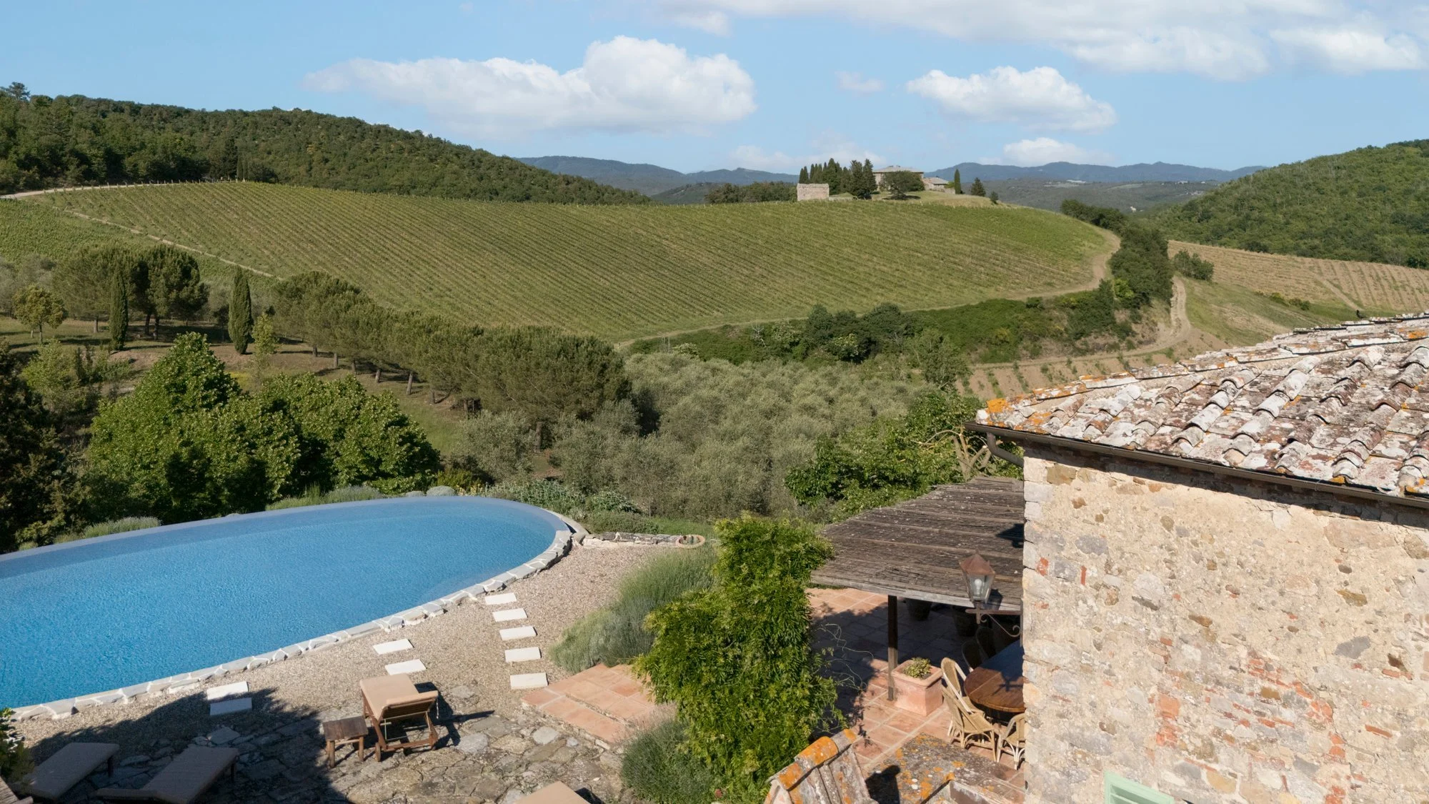francis-york-chianti-medieval-watchtower-farmhouse-castellina-knight-frank-4.jpg