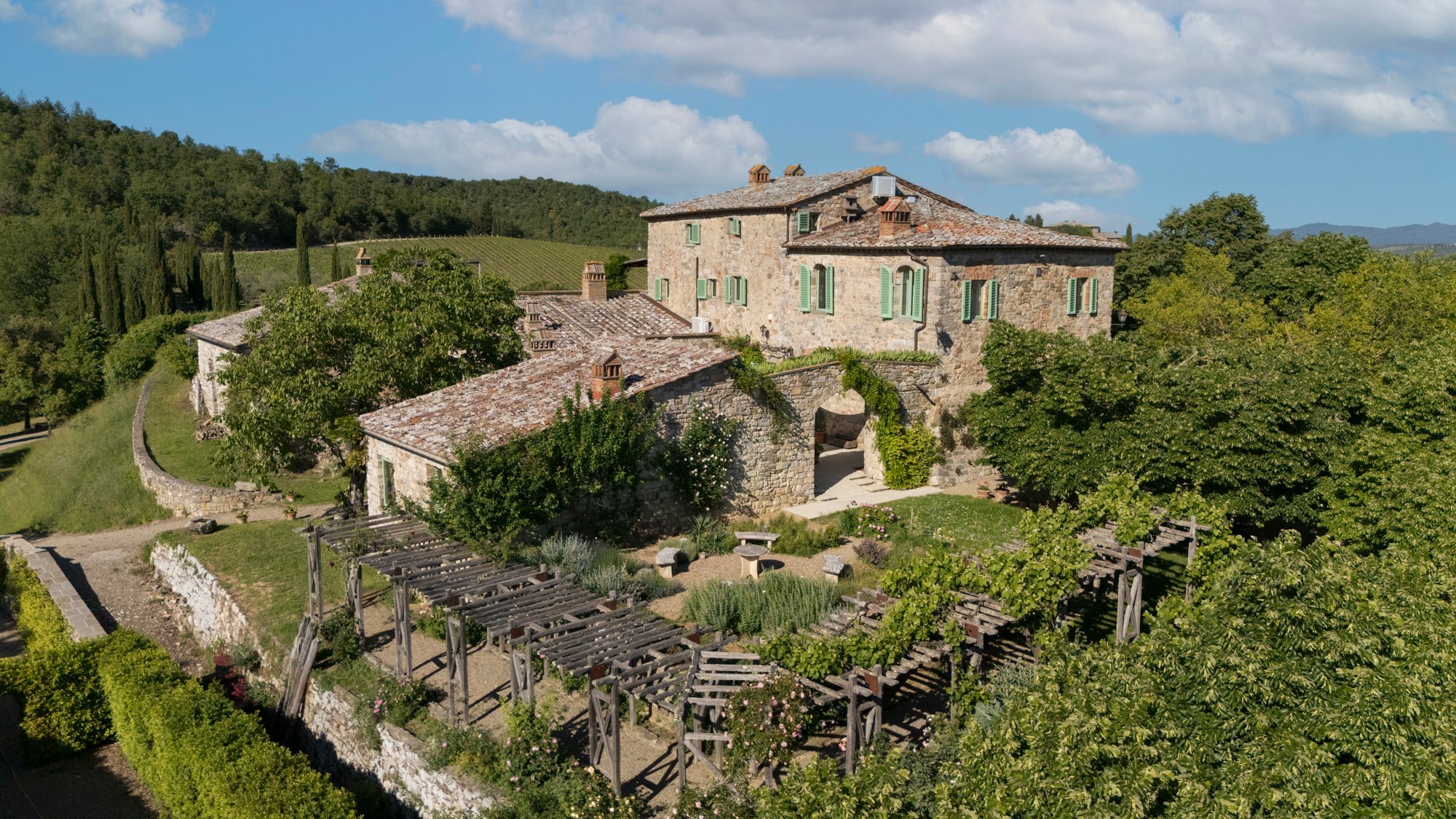 francis-york-chianti-medieval-watchtower-farmhouse-castellina-knight-frank-30.jpg