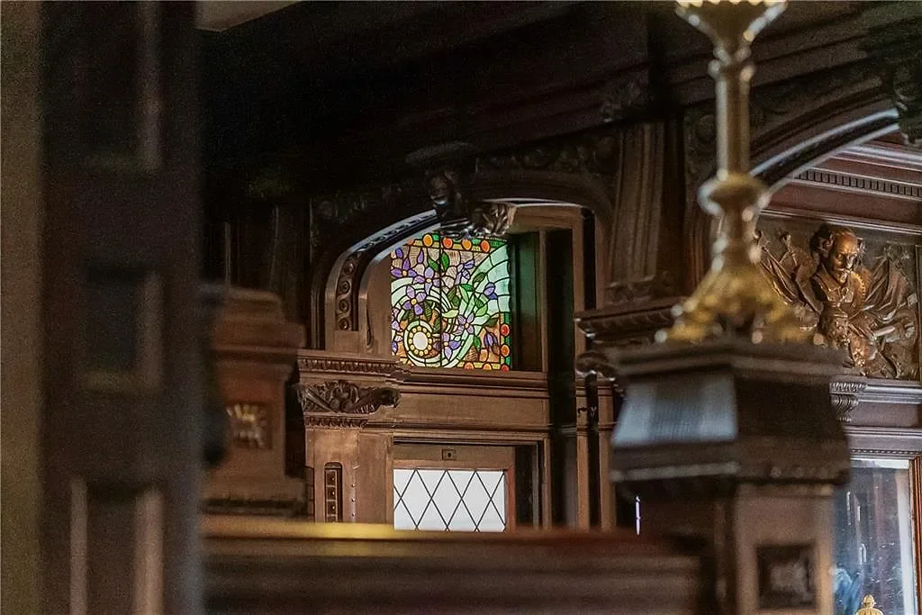 francis-york-shakespeare-chateau-missouri-auction-4.webp