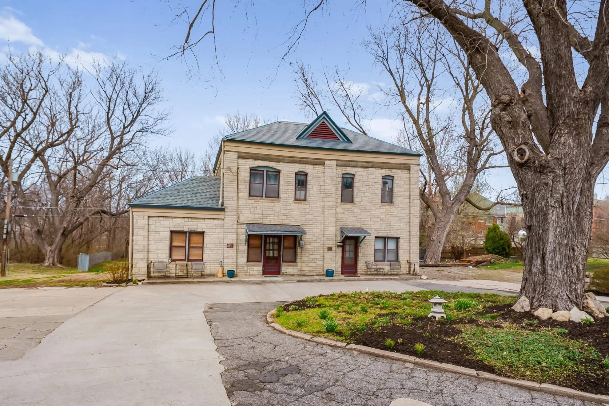 francis-york-shakespeare-chateau-missouri-auction-17.jpg