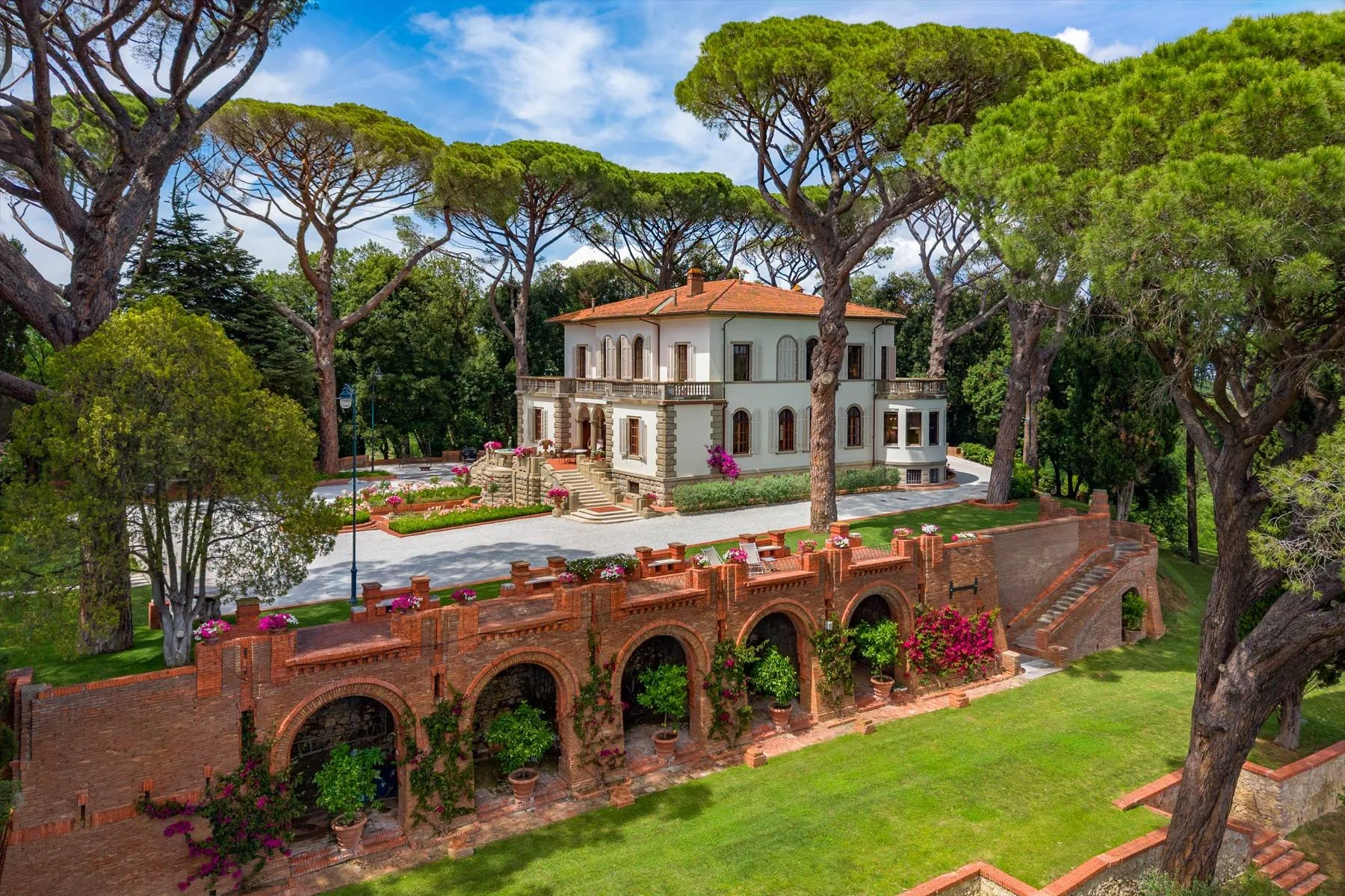 francis-york-fauglia-art-nouveau-villa-tuscany-pisa-11.jpg