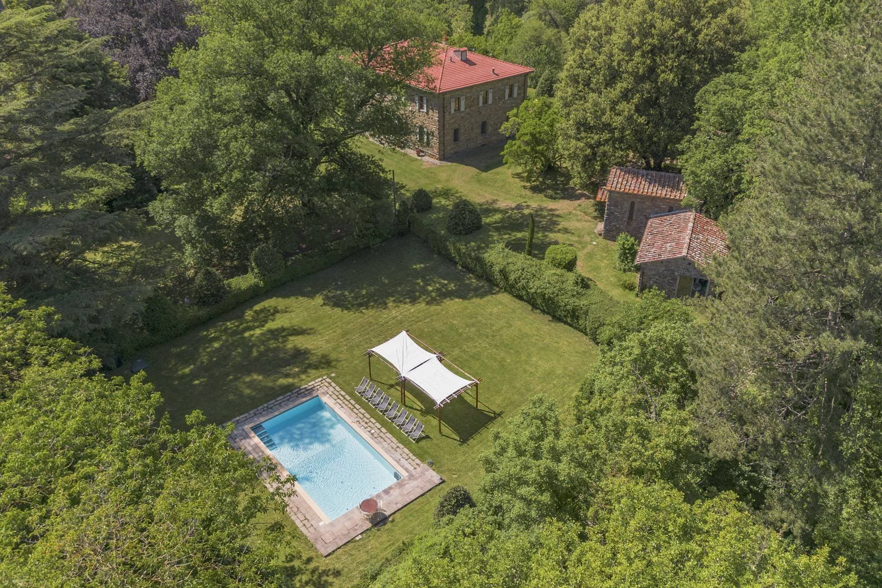 francis-york-109-acre-tuscan-estate-near-florence-for-sale4.jpg