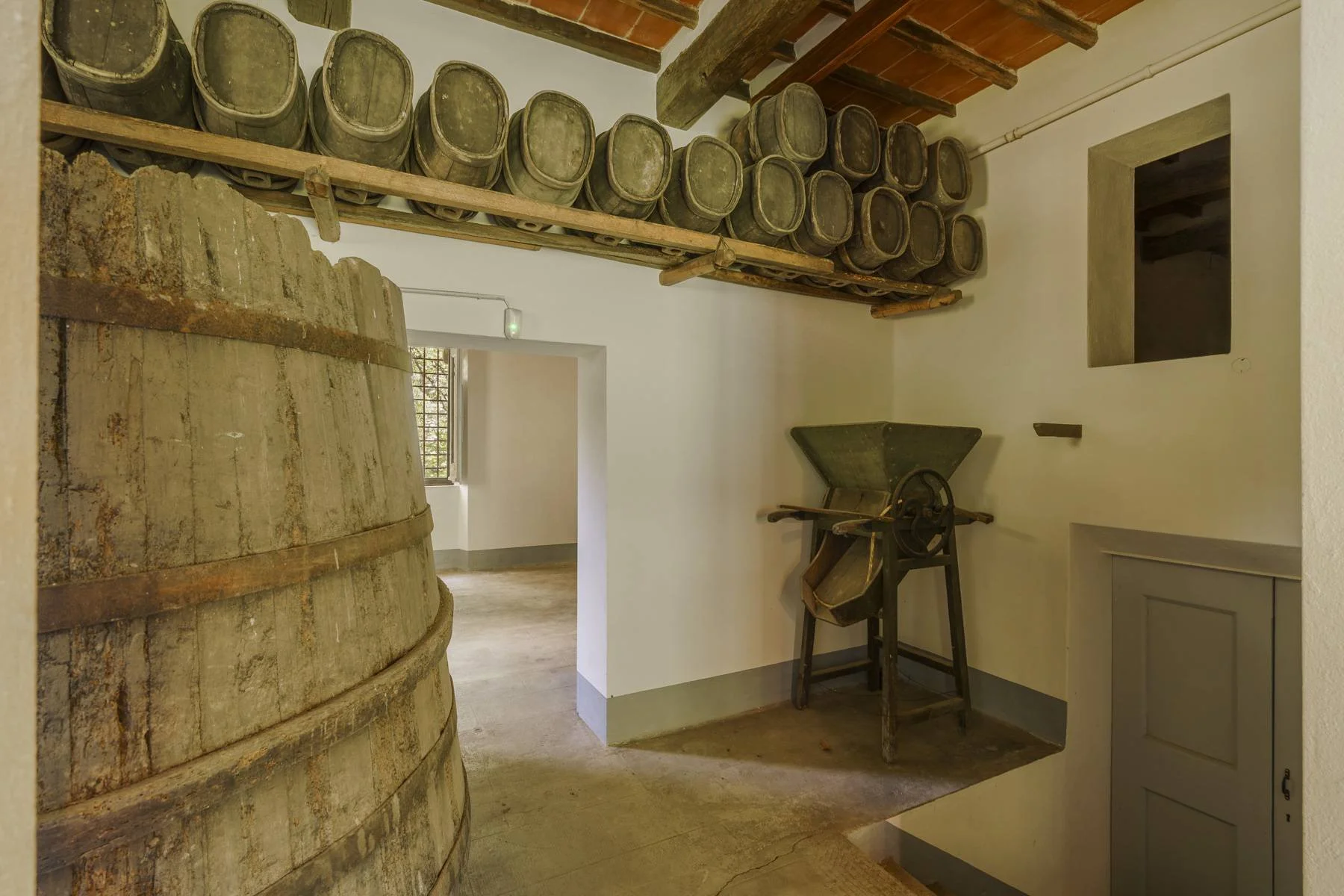 francis-york-109-acre-tuscan-estate-near-florence-for-sale11.jpg