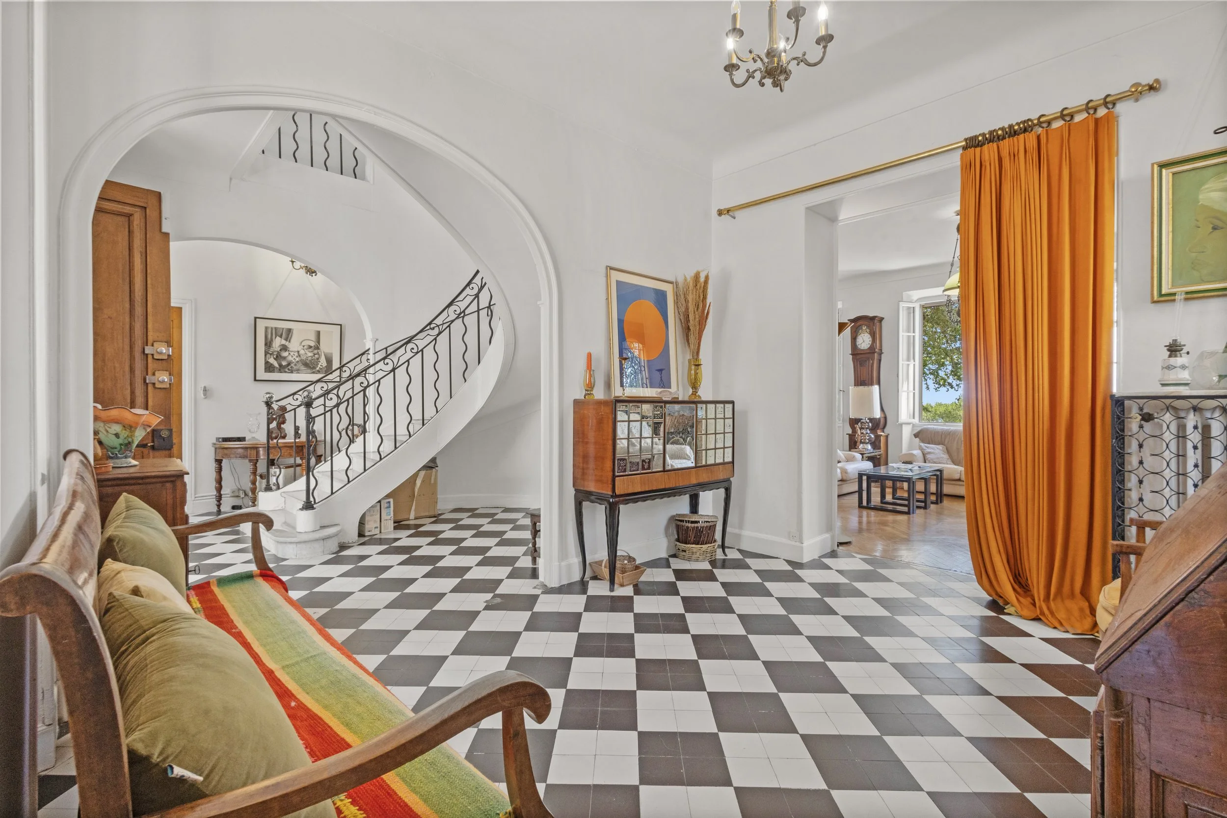 francis-york-caillan-provence-house-nadia-leger-24.jpg