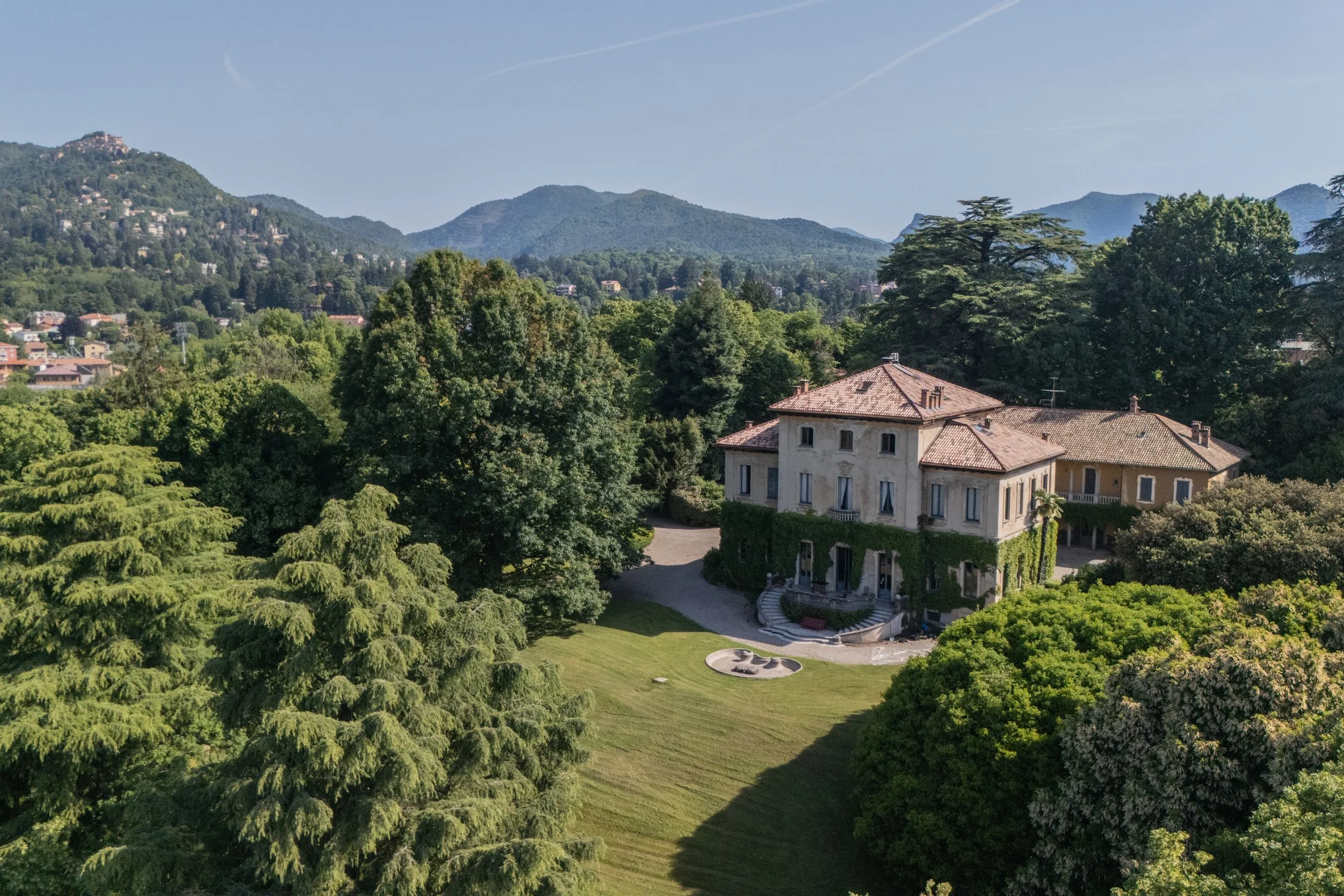 A Centuries-Old Italian Villa Set in 11 Acres of English-Style Gardens Is Listed for €9.5 Million